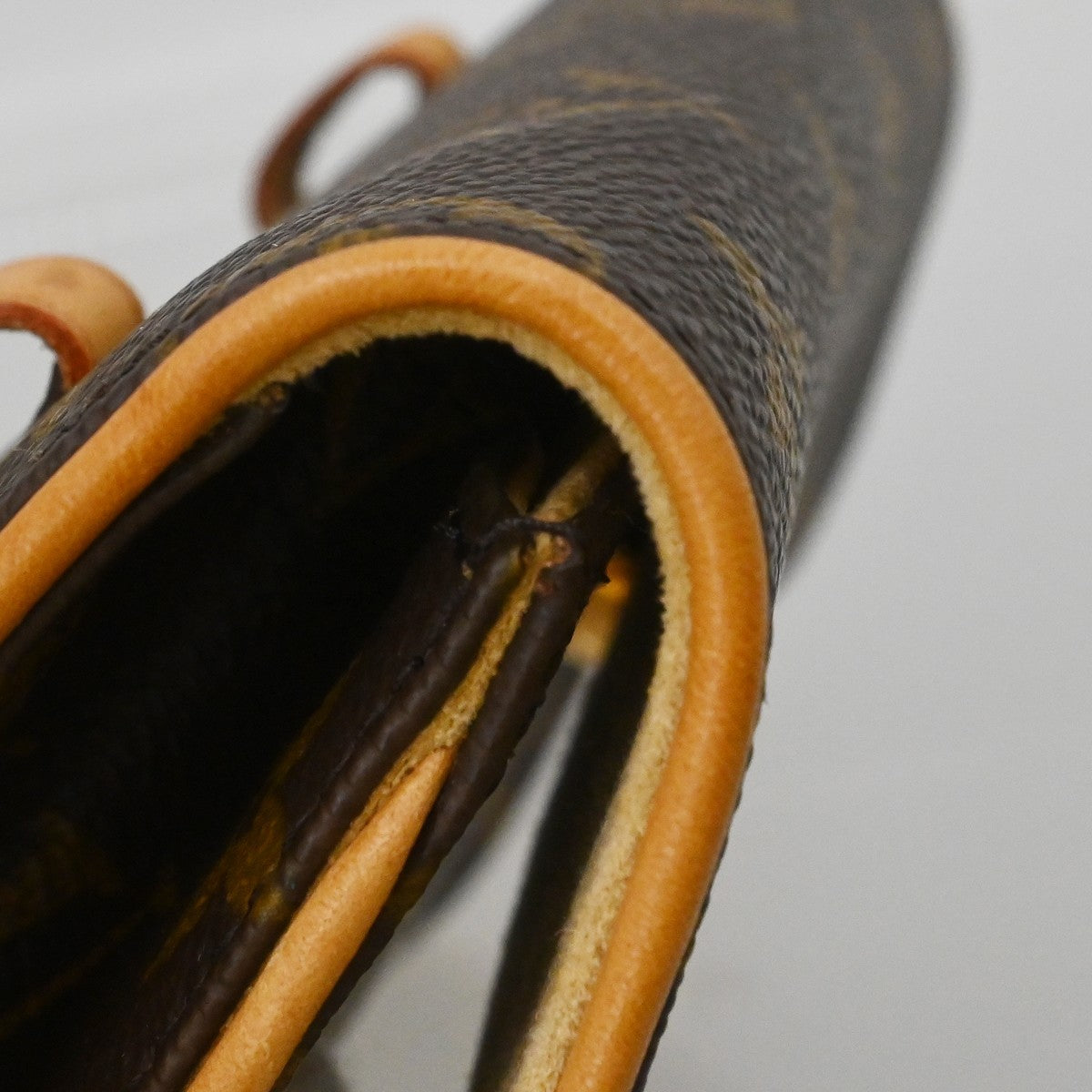 Louis Vuitton Florentine Pochette Monogram Canvas, Brown, Canvas, Clutch