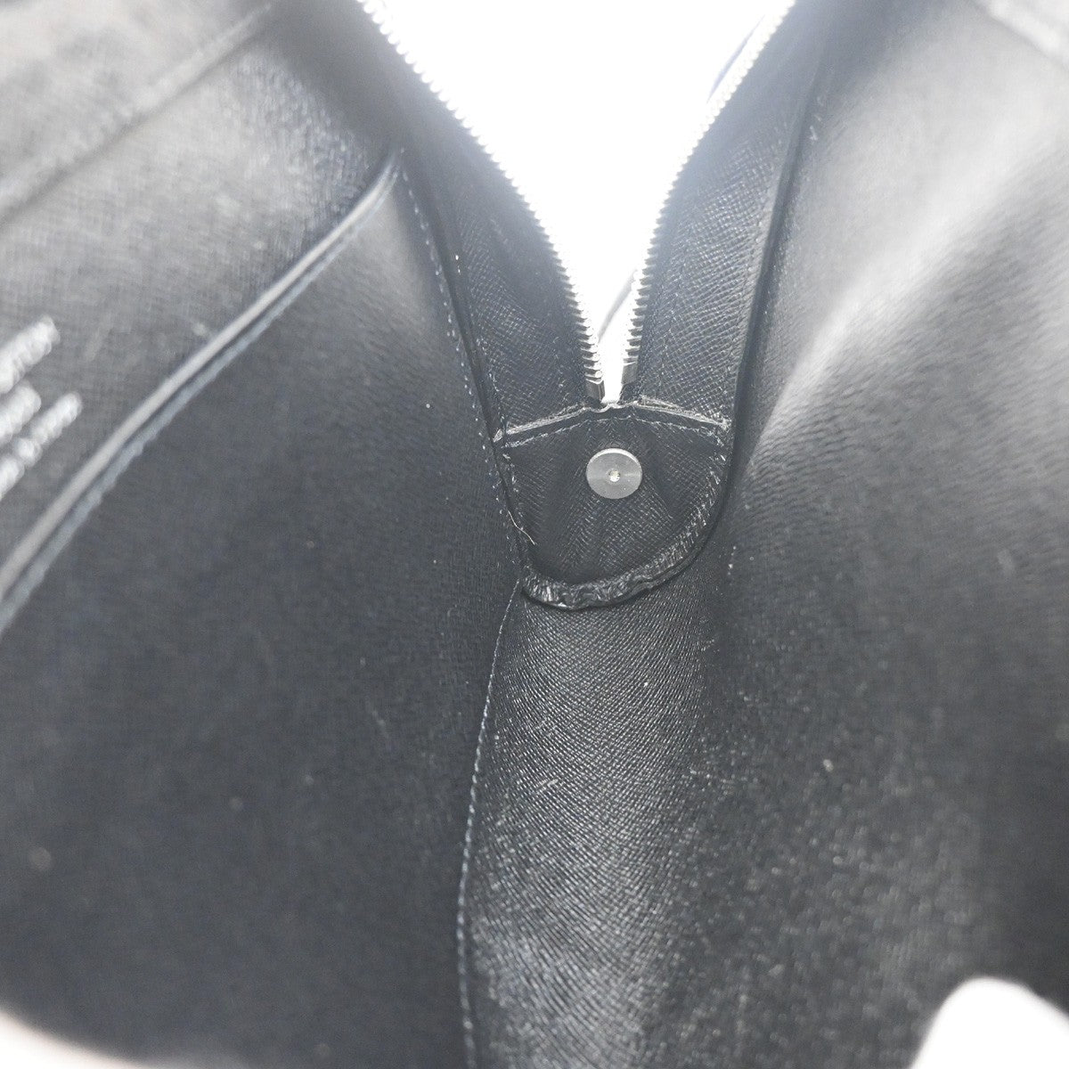 Louis Vuitton Baikal Handbag Taiga Leather, BLACK, LEATHER, Clutche & pouche
