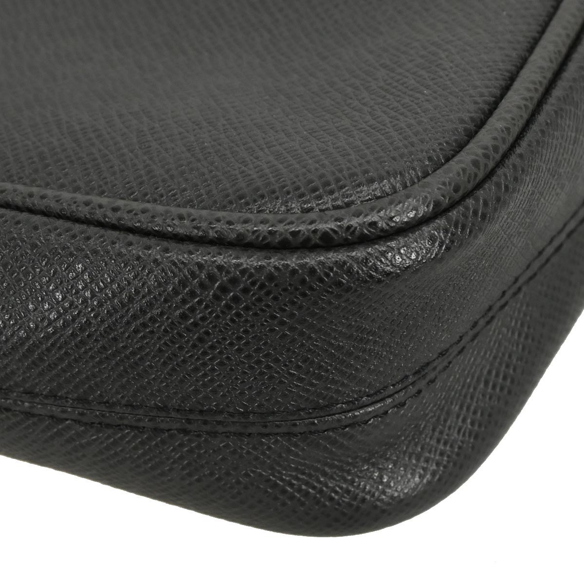 Louis Vuitton Dimitri Messenger Bag Taiga Leather, BLACK, LEATHER, Shoulder bag
