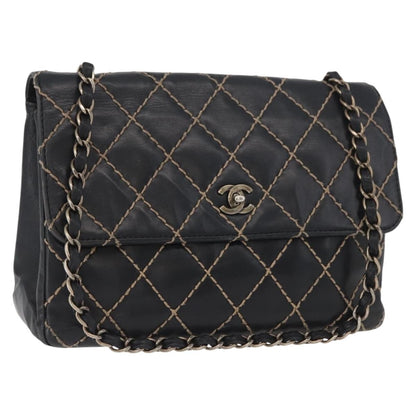 Chanel Chanel Matelassé Cuir Noir Black leather, Black, Leather, Handbag