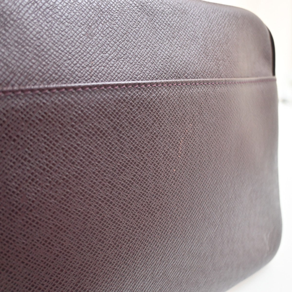 Louis Vuitton Reporter Bag Taiga Leather, Brown, Leather, Shoulder Bag