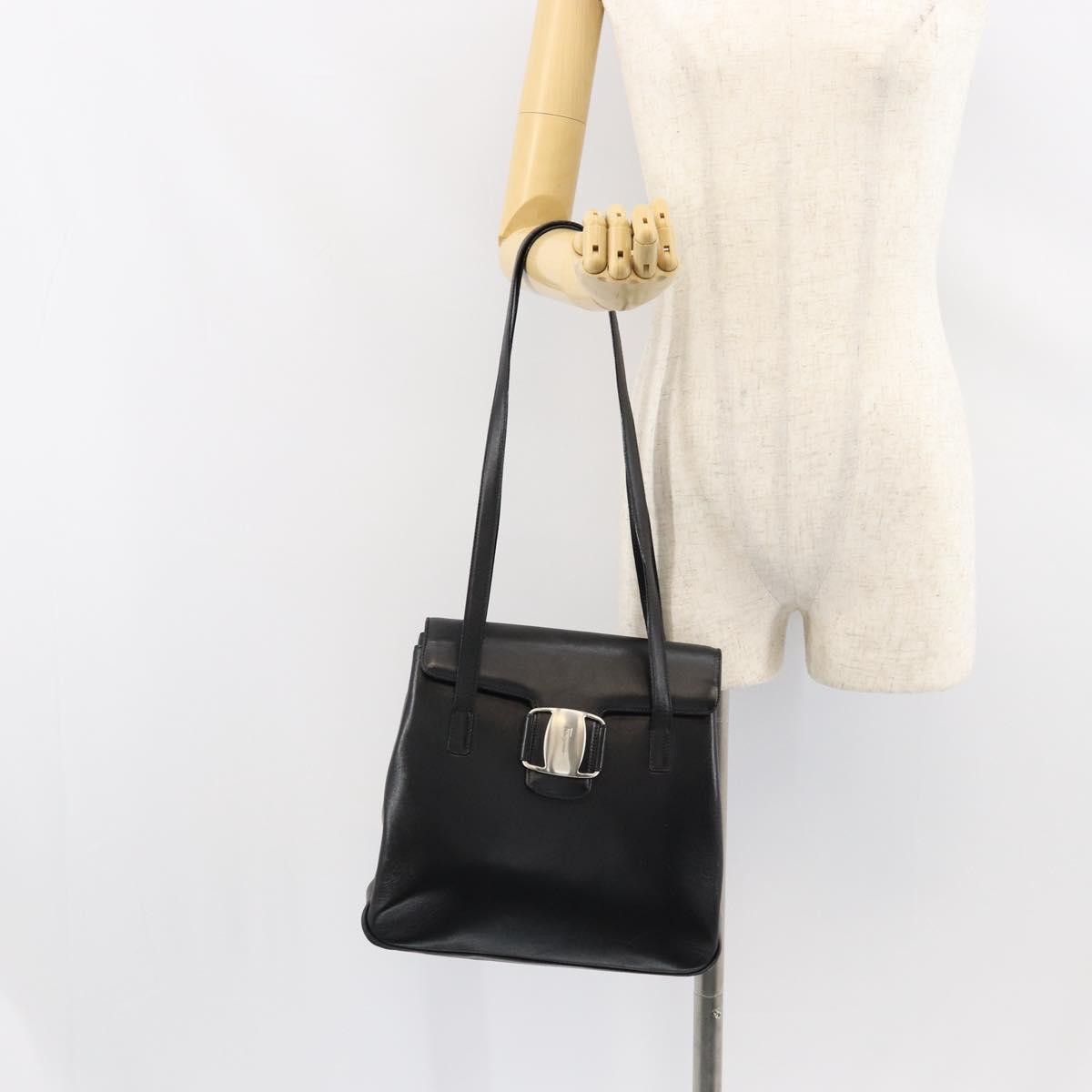Salvatore Ferragamo Vala Shoulder Bag Leather, BLACK, LEATHER, Tote bag
