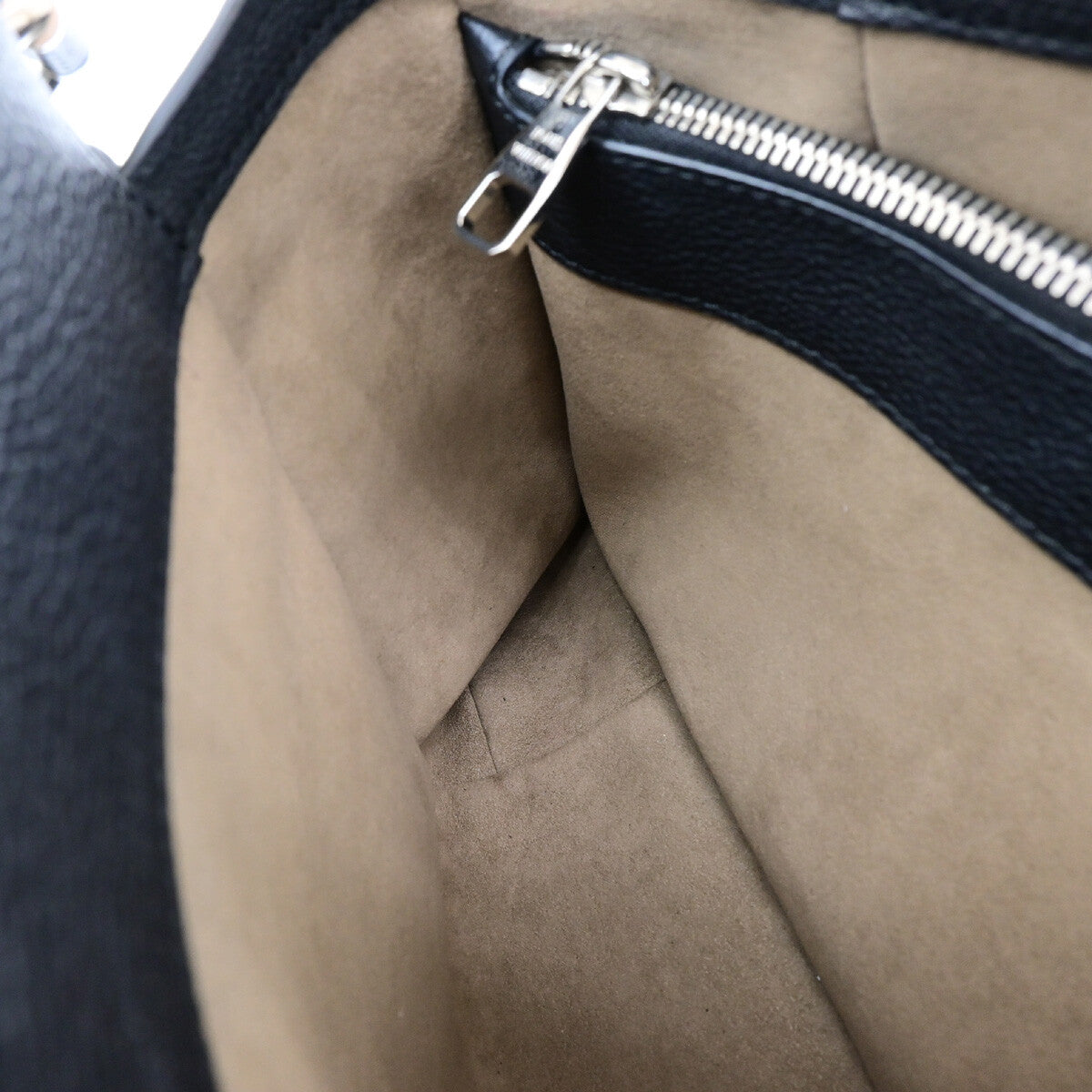 Louis Vuitton Sevres Handbag Mahina Leather, BLACK, LEATHER, Shoulder bag