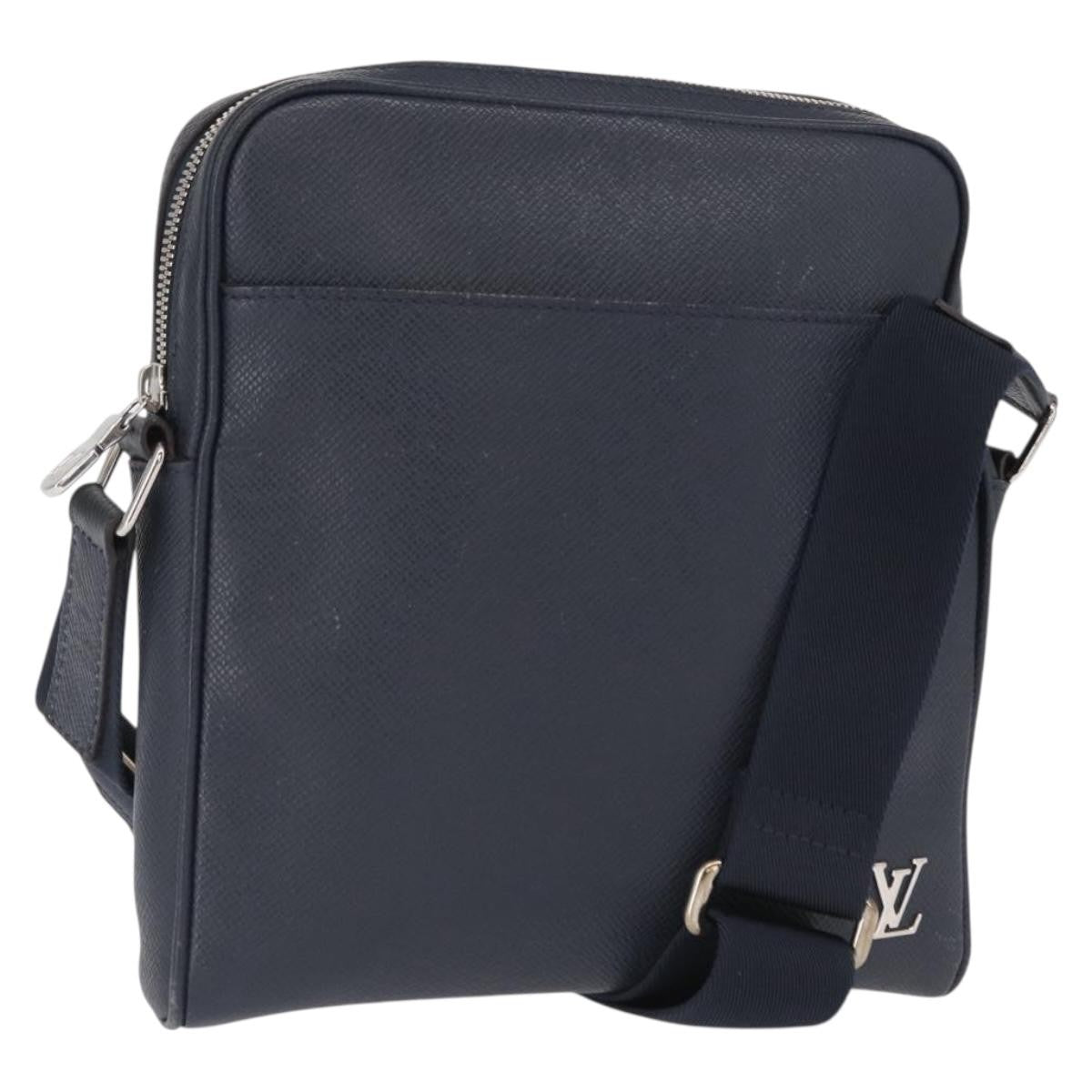 Louis Vuitton Alex Messenger Bag Taiga Leather, NAVY, LEATHER, Shoulder bag