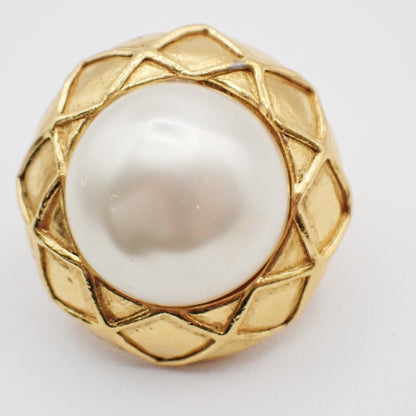 Chanel Vintage Round Clip-On Earrings Metal with Faux Pearl, GOLD, GOLD_PLATED, Earrings