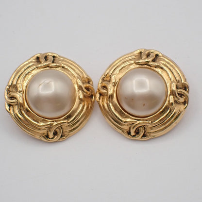 Chanel Vintage Round Clip-On Earrings Metal with Faux Pearl, GOLD, GOLD_PLATED, Earrings
