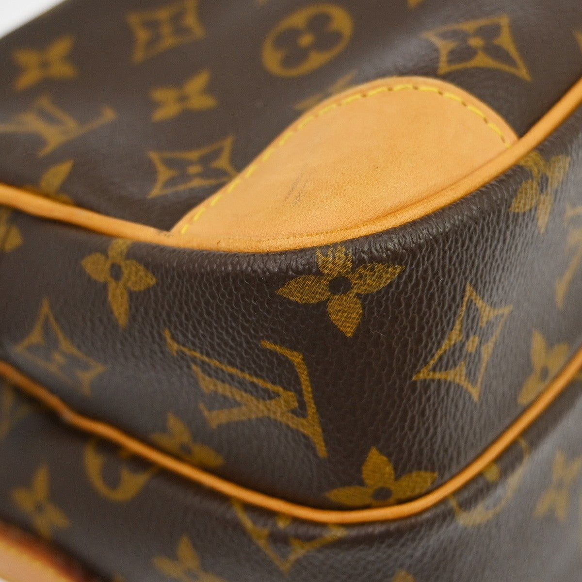 Louis Vuitton Nil Messenger Bag Monogram Canvas, Brown, Canvas, Shoulder Bag