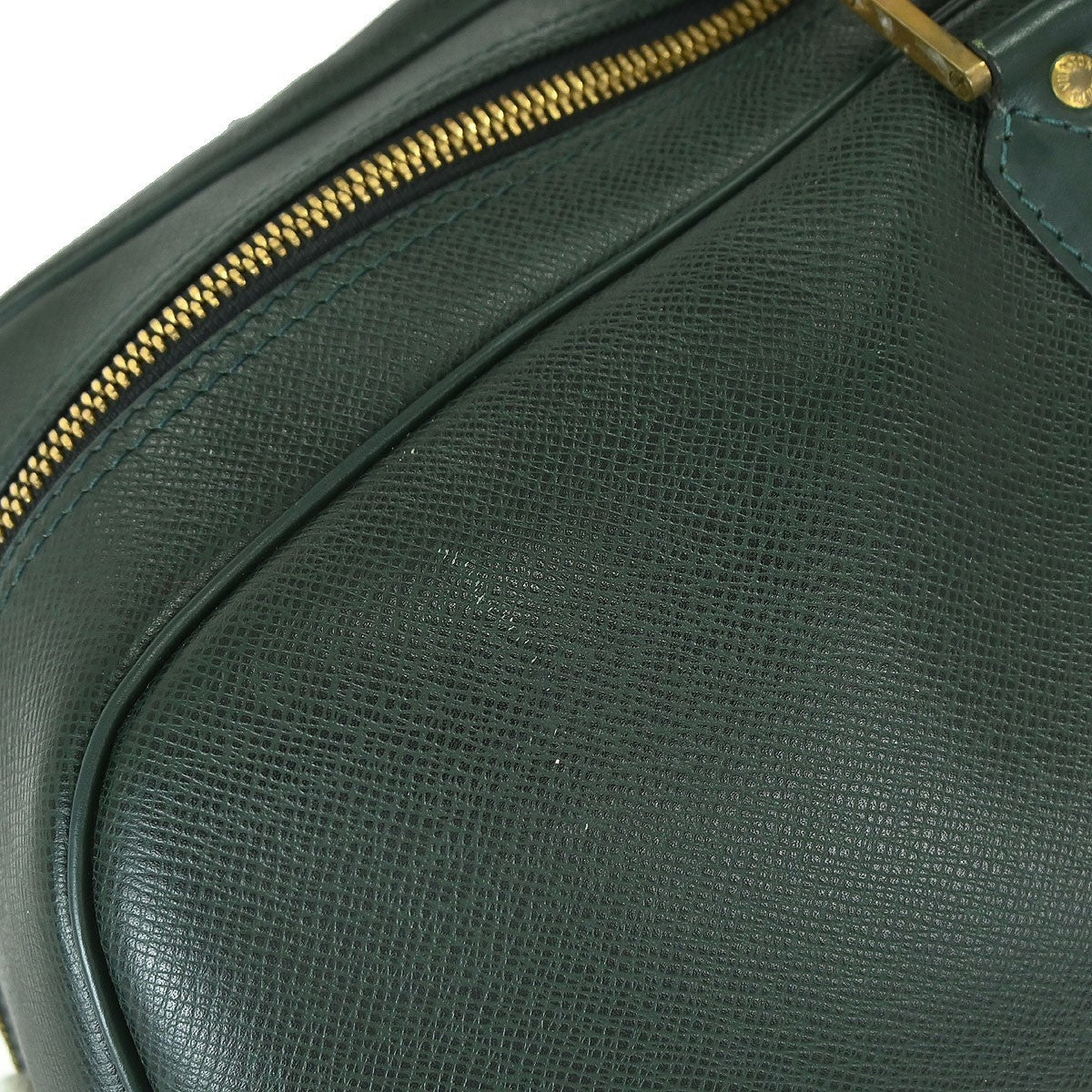 Louis Vuitton Kendall Handbag Taiga Leather, Green, Leather, Travel Bag