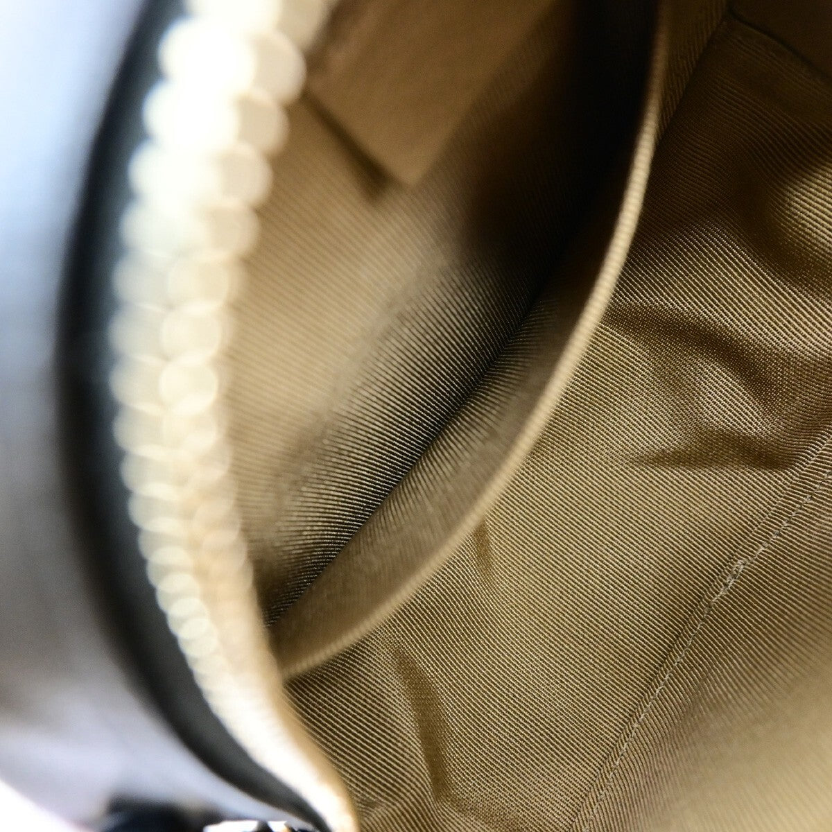 Chanel Chic Pearls Round Clutch with Chain Quilted Lambskin, BLACK, LEATHER, Shoulder bag