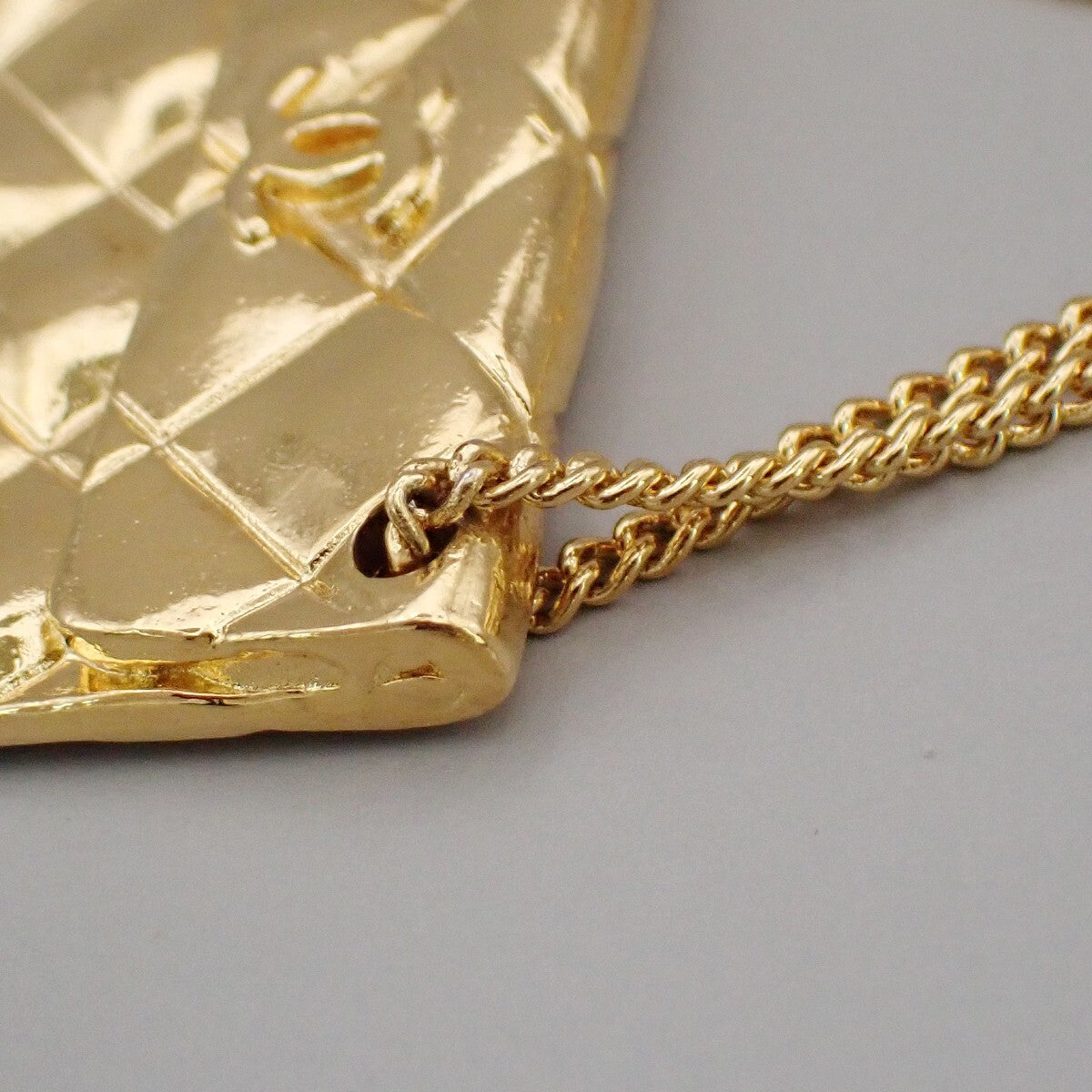 Chanel Vintage Medallion Flap Bag Brooch Metal, GOLD, GOLD_PLATED, Brooch