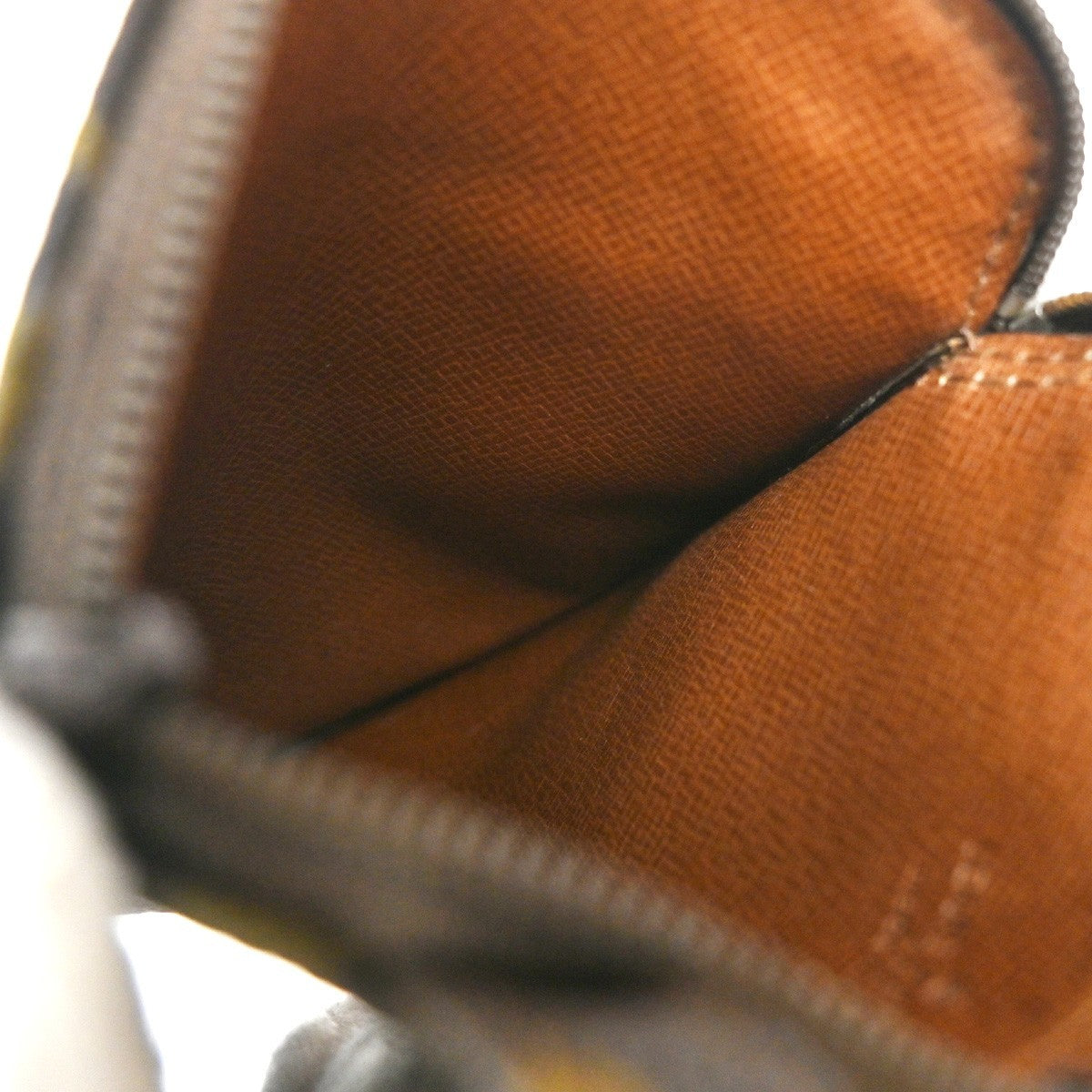Louis Vuitton Pochette Secret Monogram canvas, BROWN, CANVAS, Clutche & pouche