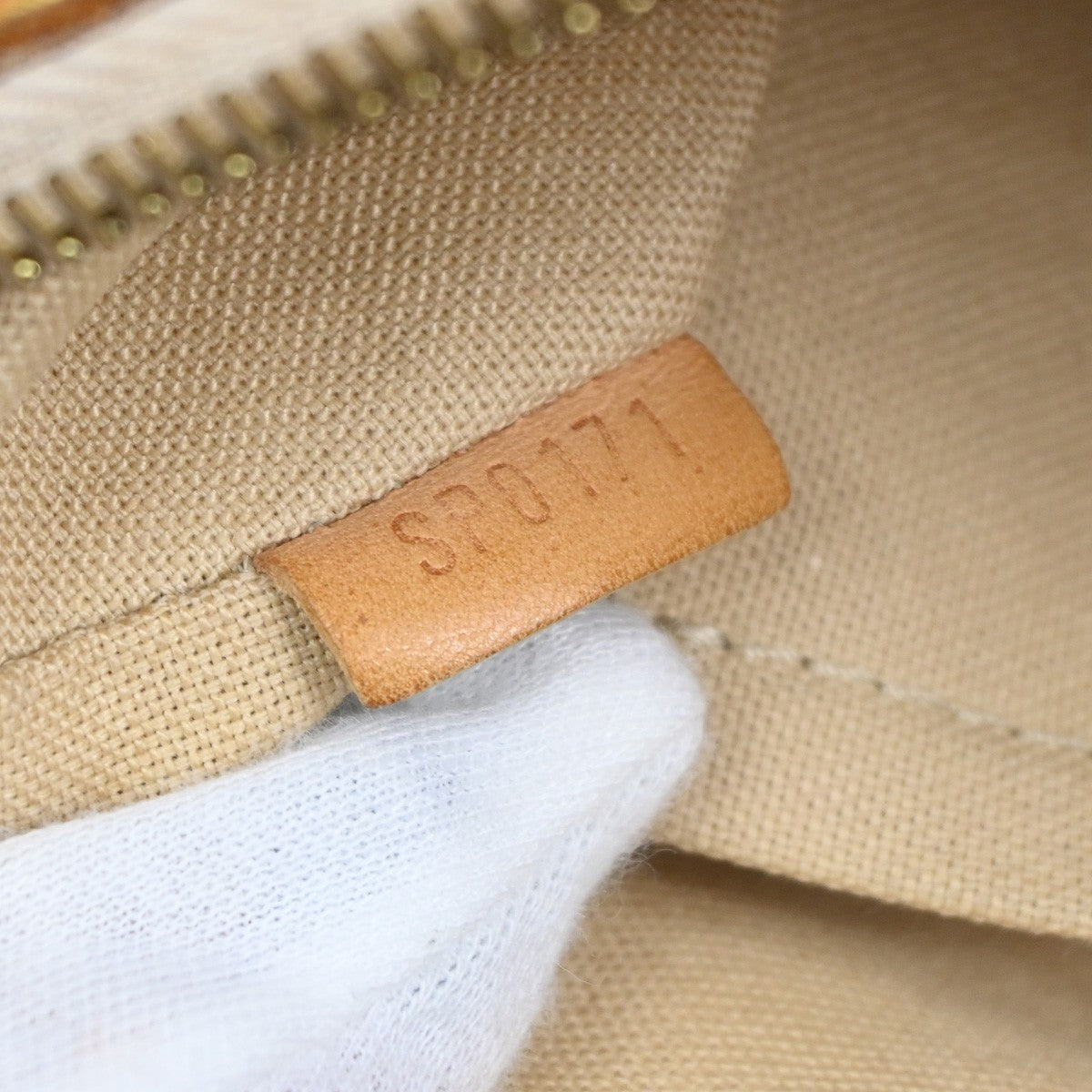 Louis Vuitton Siracusa Handbag Damier, WHITE, LEATHER, Shoulder bag