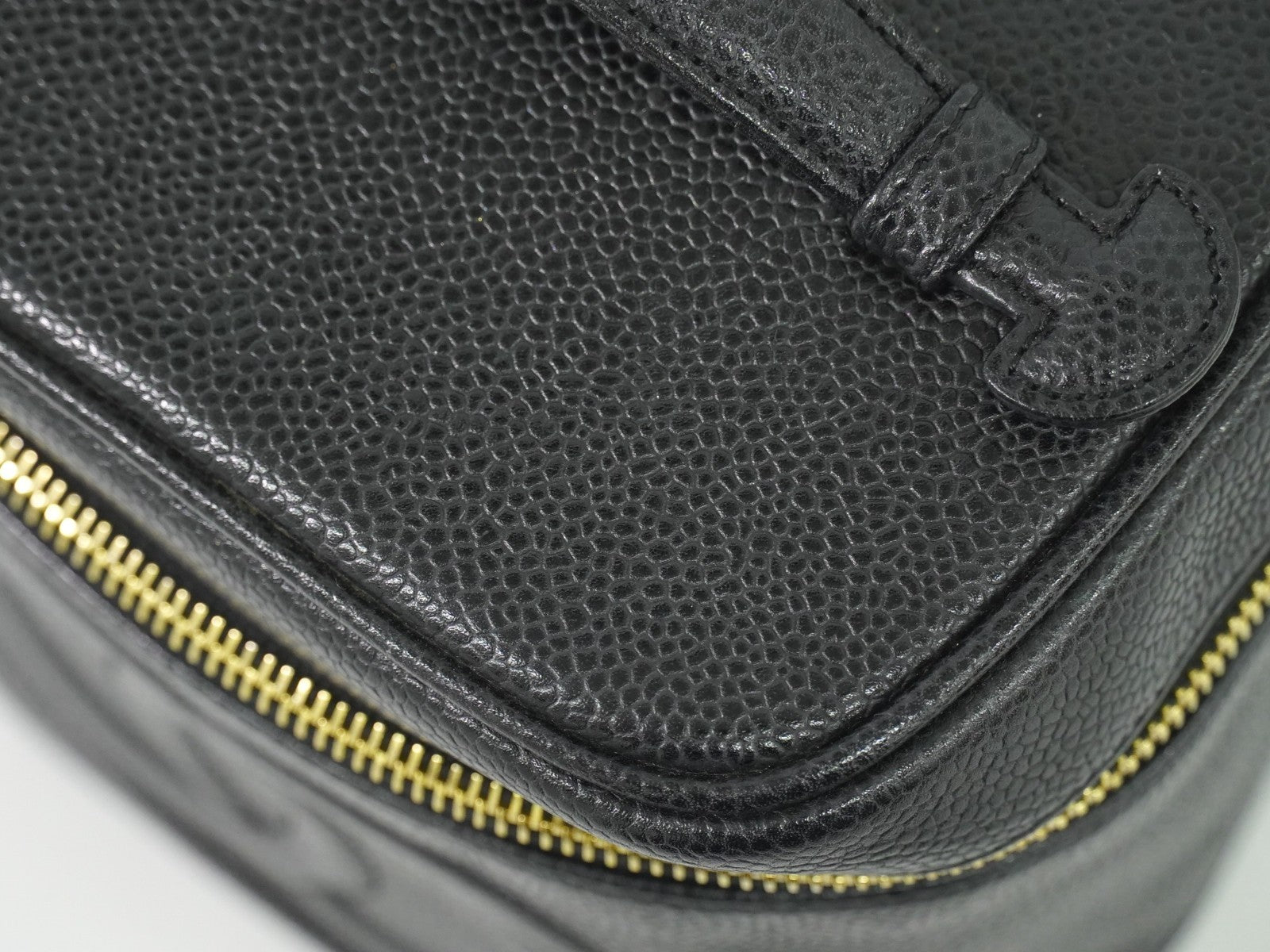 Chanel Vintage Timeless Cosmetic Case Caviar, BLACK, LEATHER, Toiletry Case