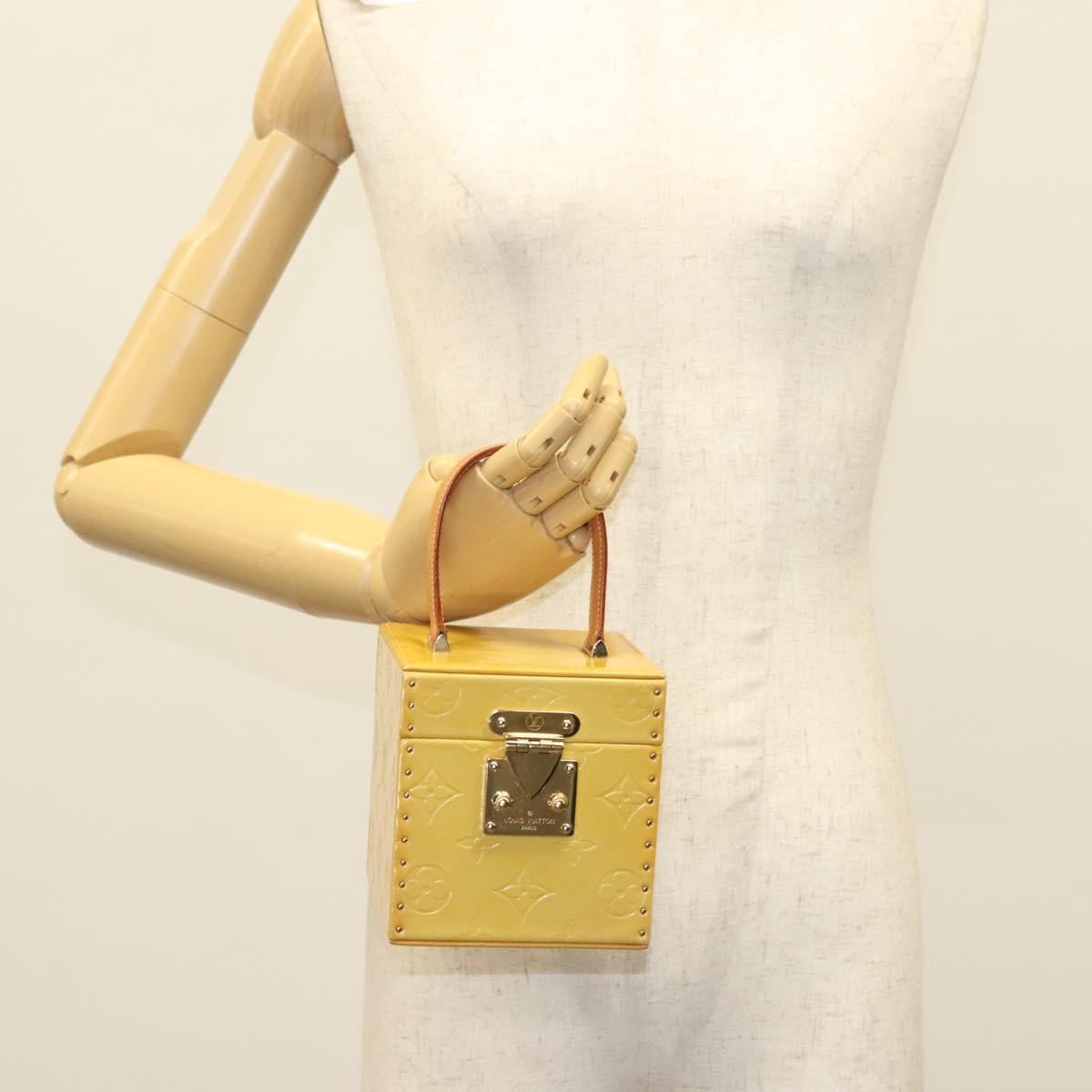Louis Vuitton Bleecker Box Bag Monogram Vernis, BEIGE, PATENT_LEATHER, Clutche & pouche