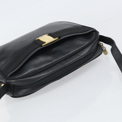 Salvatore Ferragamo Vara Bow camera Shoulder Bag Leather, BLACK, LEATHER, Shoulder bag