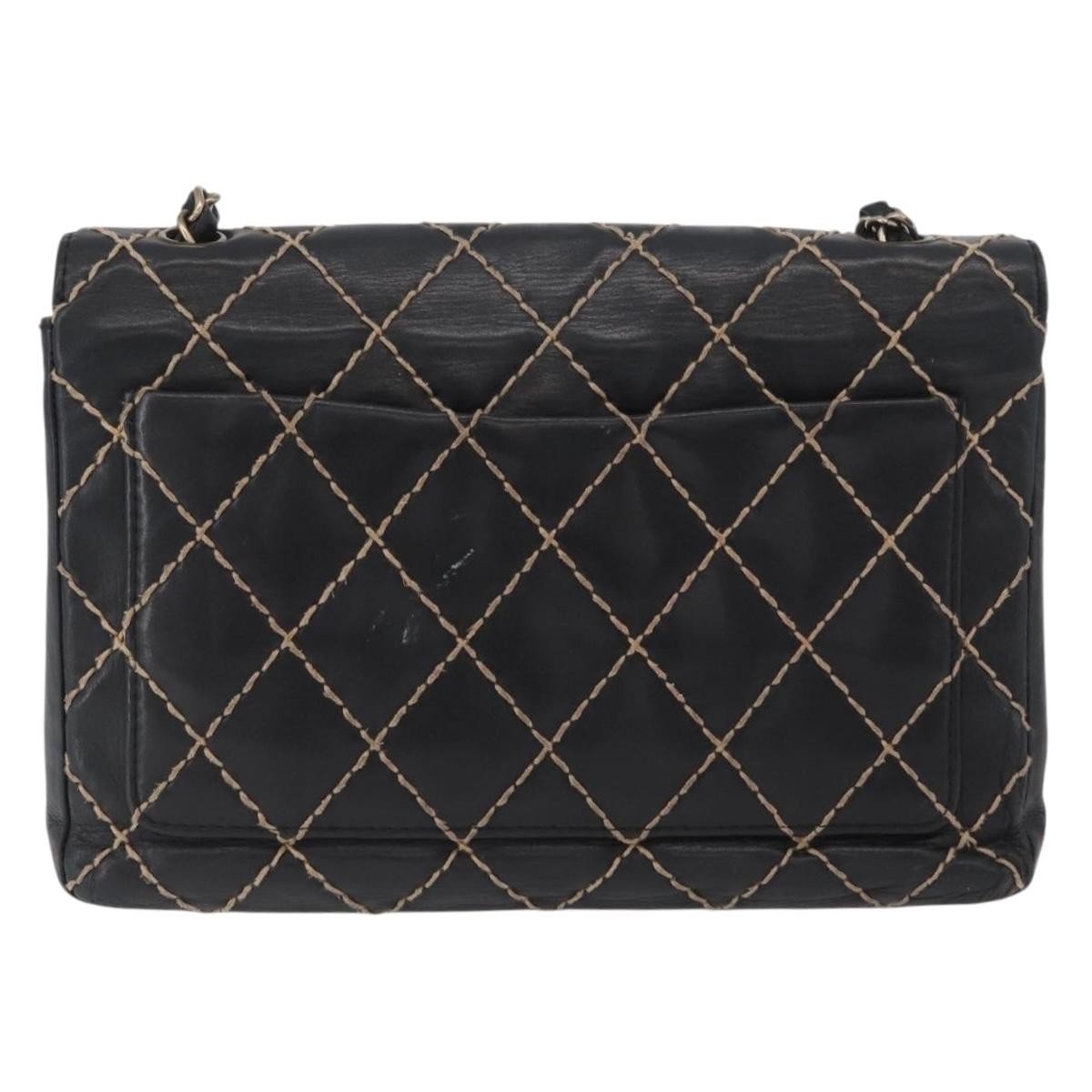 Chanel Chanel Matelassé Cuir Noir Black leather, Black, Leather, Handbag