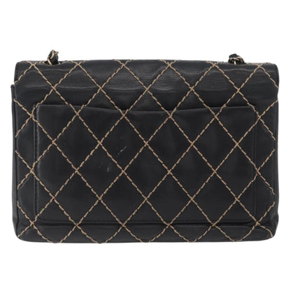Chanel Chanel Matelassé Cuir Noir Black leather, Black, Leather, Handbag