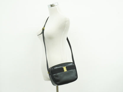 Salvatore Ferragamo Vara Bow camera Shoulder Bag Leather, BLACK, LEATHER, Shoulder bag
