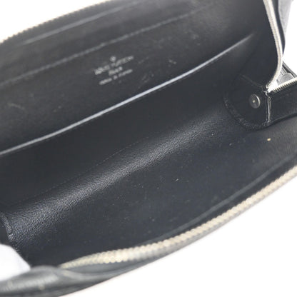 Louis Vuitton Baikal Handbag Taiga Leather, BLACK, LEATHER, Clutche & pouche