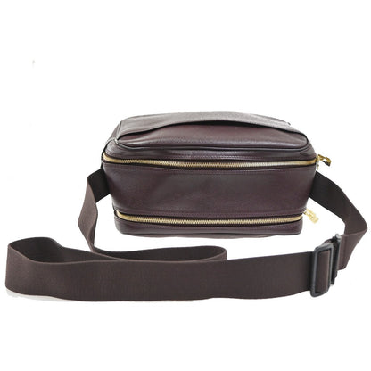 Louis Vuitton Reporter Bag Taiga Leather, Brown, Leather, Shoulder Bag