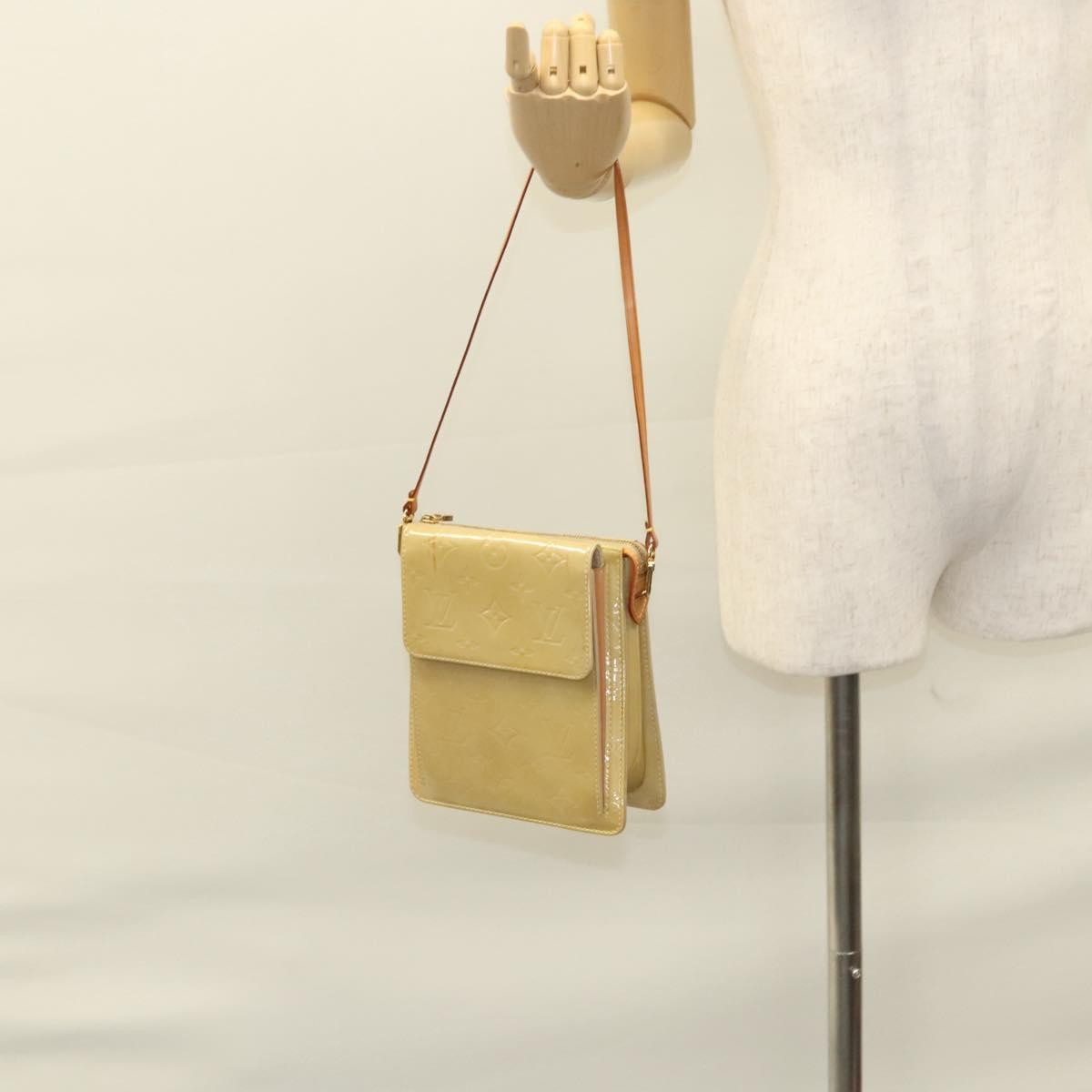 Louis Vuitton Mott Handbag Monogram Vernis, Beige, Patent Leather, Clutch