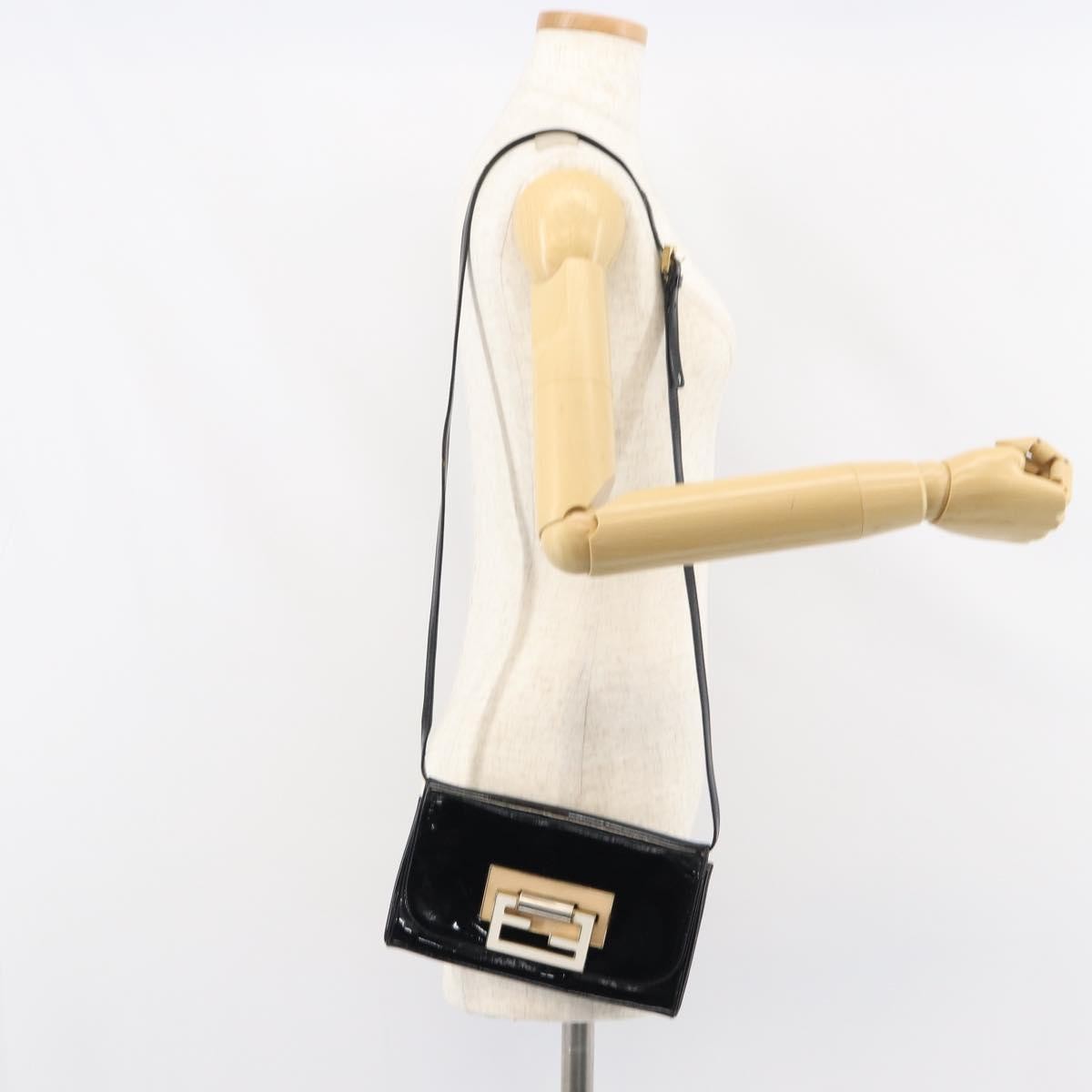 Fendi Vintage Shoulder Bag Enamel, BLACK, PATENT_LEATHER, Shoulder bag