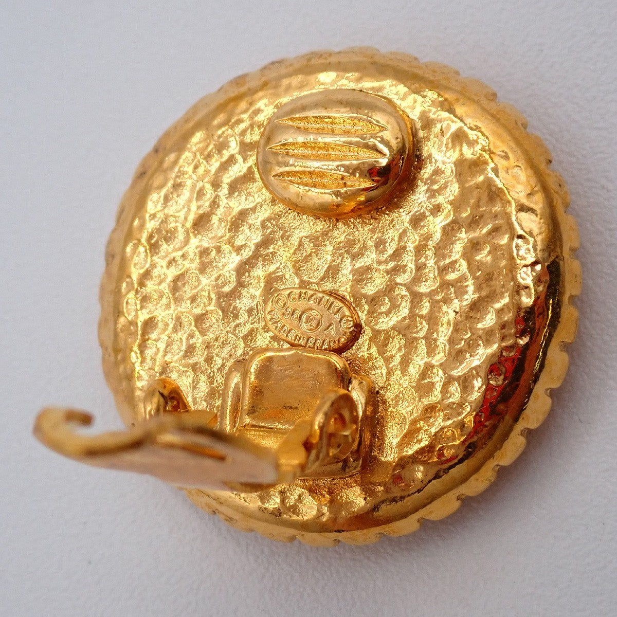 Chanel Vintage CC Round Button Clip-On Earrings Metal, Gold, Gold Plated, Earrings