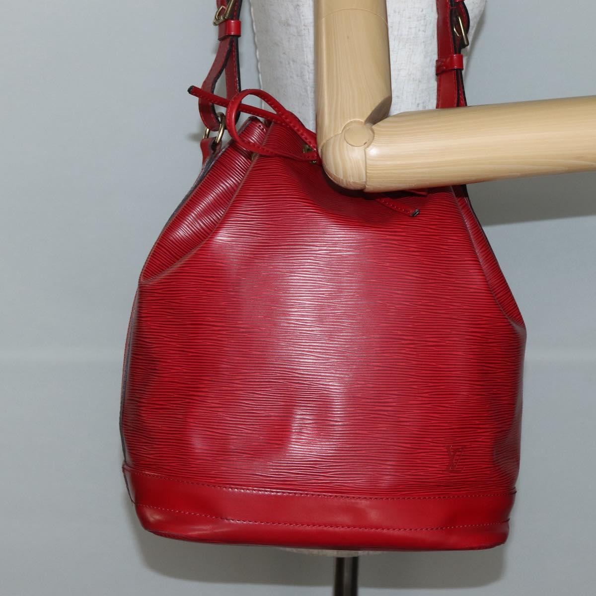 Louis Vuitton Noe Shoulder bag Leather, RED, LEATHER, Shoulder bag