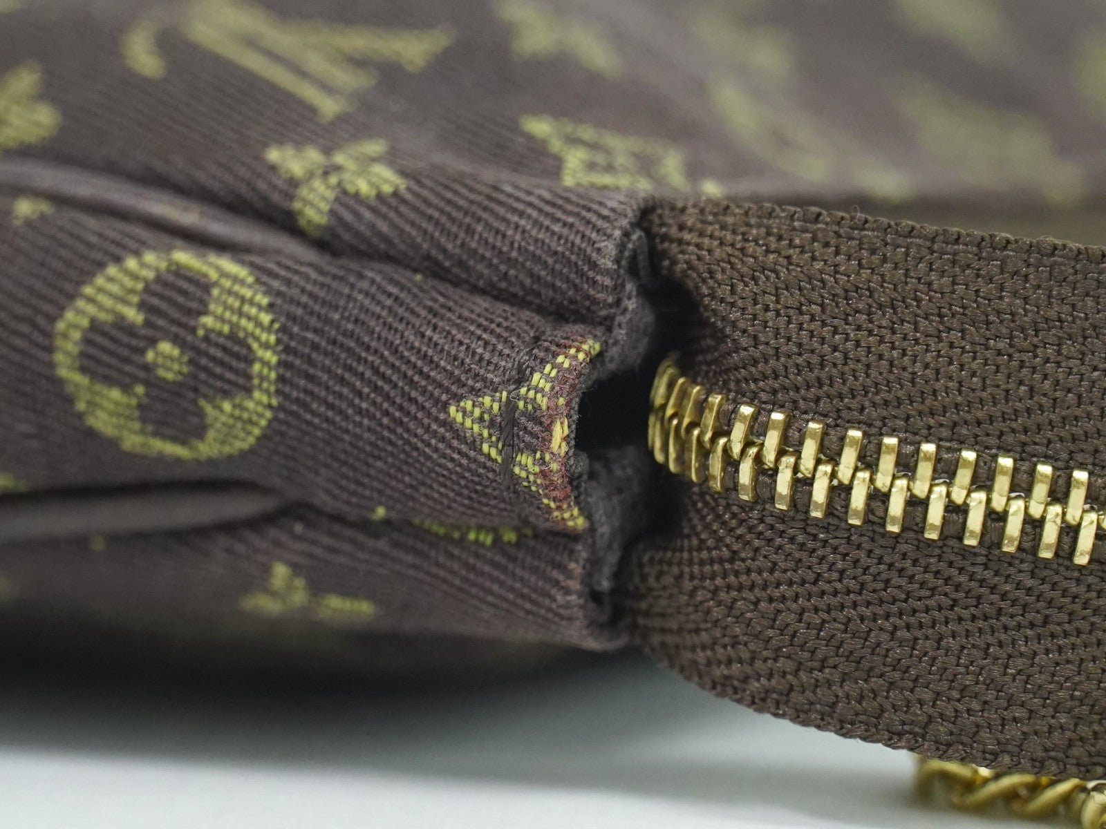 Louis Vuitton Mini pochette accessoire Min Lin Canvas, BROWN, CANVAS, Clutche & pouche