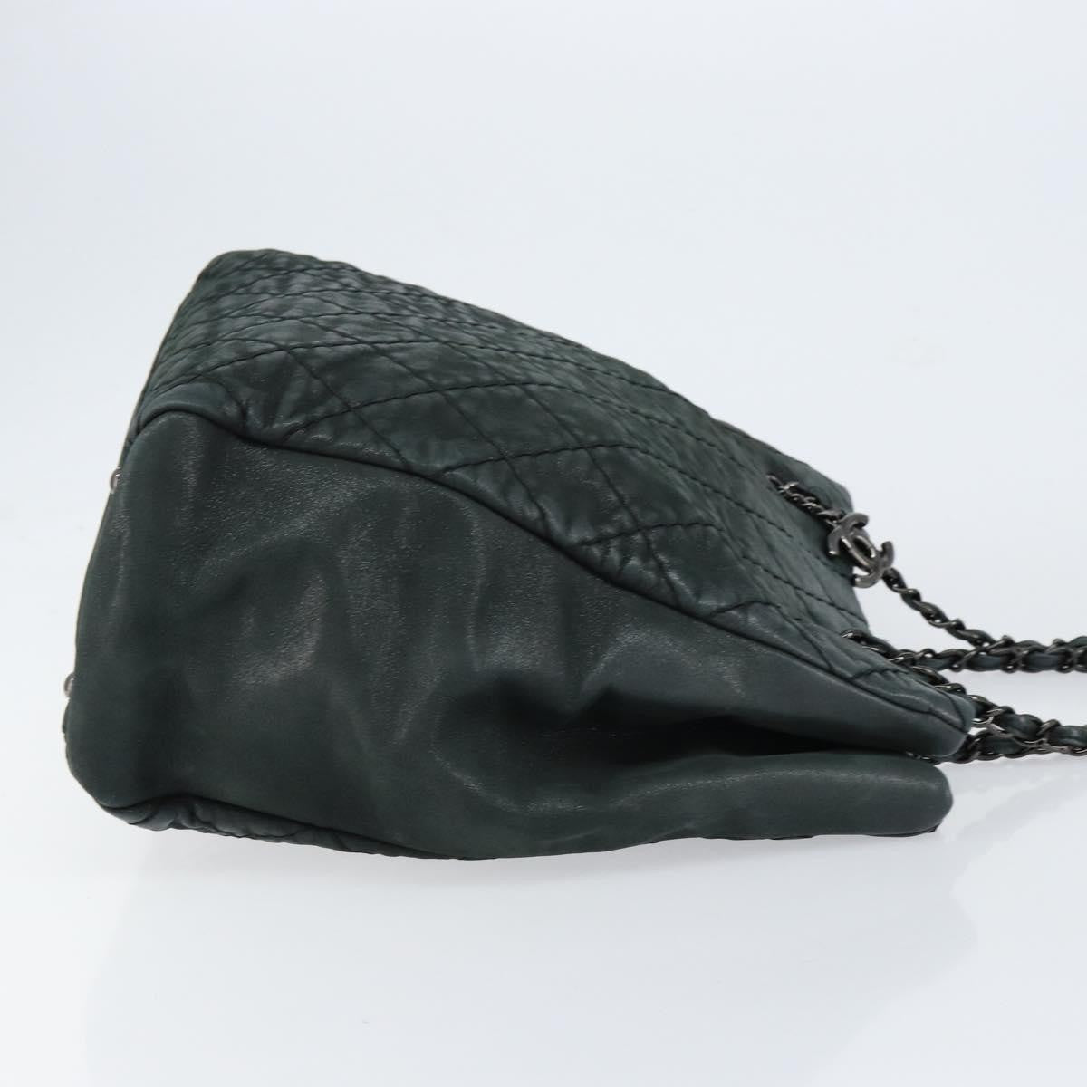 Chanel CC Charm Tote Quilted Iridescent Calfskin, GREEN, LEATHER, Tote bag