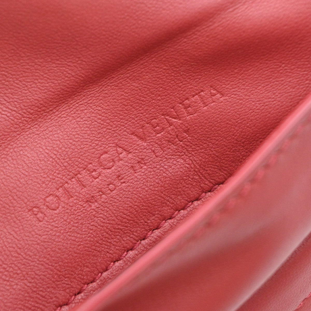 Bottega Veneta Expandable Chain Crossbody Bag Intrecciato Nappa, RED, LEATHER, Clutche & pouche