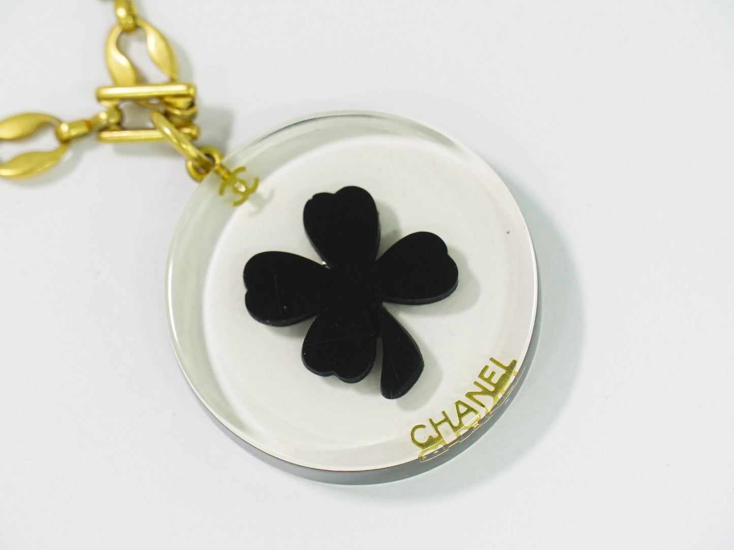 Chanel Trèfle CC Necklace Plastic and Gold plated, GOLD, GOLD_PLATED, Necklace