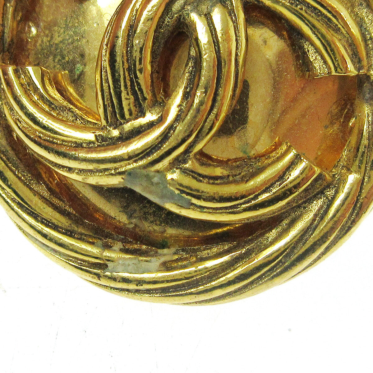 Chanel CC Button Clip-On Earrings Metal, GOLD, GOLD_PLATED, Earrings