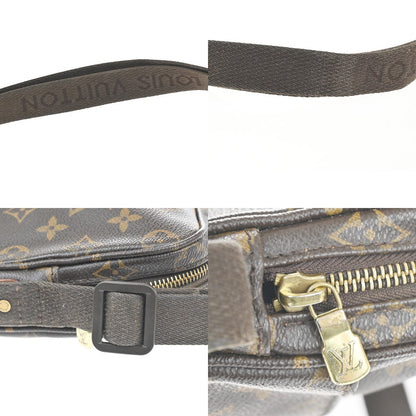 Louis Vuitton Trotteur Beaubourg Handbag Monogram Canvas, BROWN, CANVAS, Shoulder bag