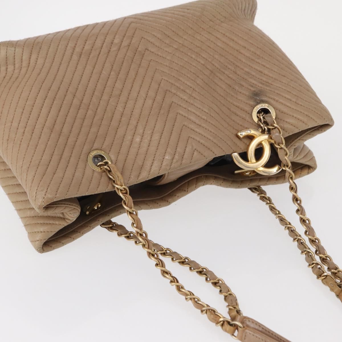 Chanel Medallion Charm Tote Chevron Wrinkled Lambskin, BEIGE, LEATHER, Tote bag
