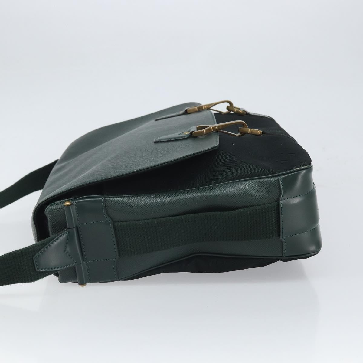 Louis Vuitton Dersou Bag Taiga Leather and Canvas, GREEN, LEATHER, Shoulder bag