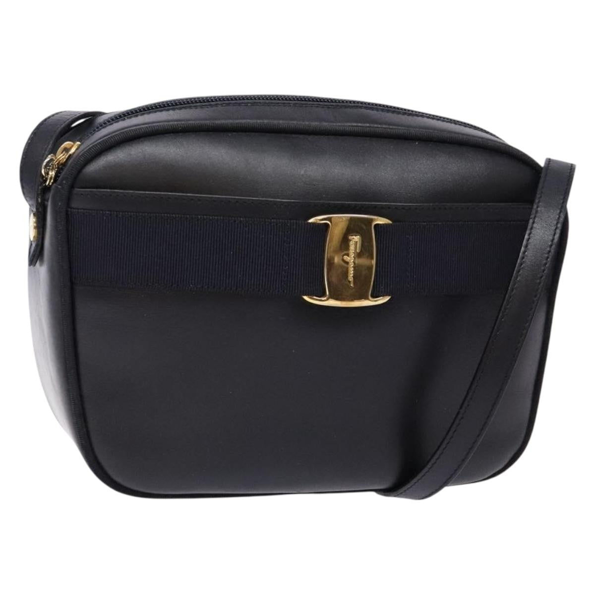 Salvatore Ferragamo Vala Shoulder Bag Leather, BLACK, LEATHER, Shoulder bag