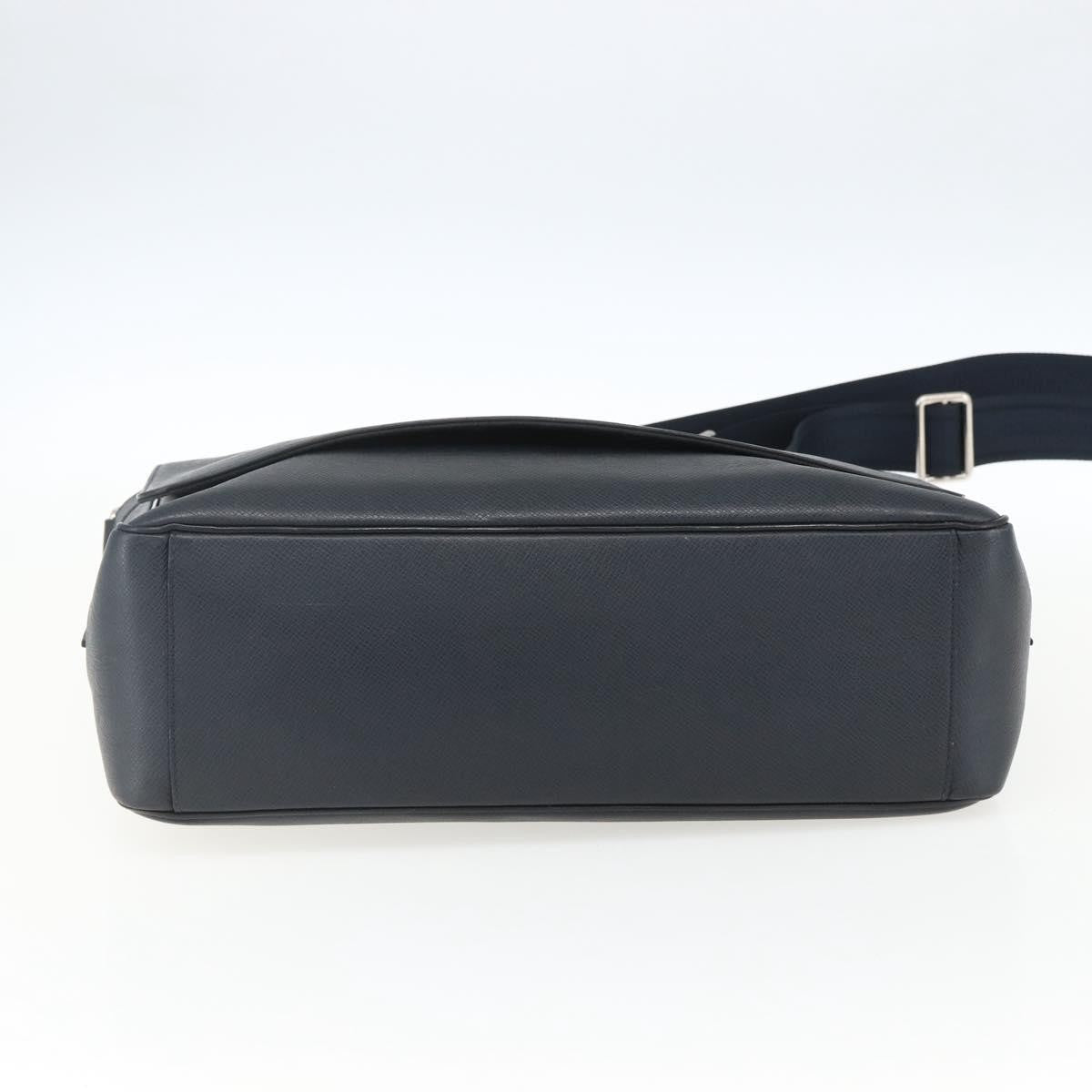 Louis Vuitton Roman Handbag Taiga Leather, NAVY, LEATHER, Shoulder bag