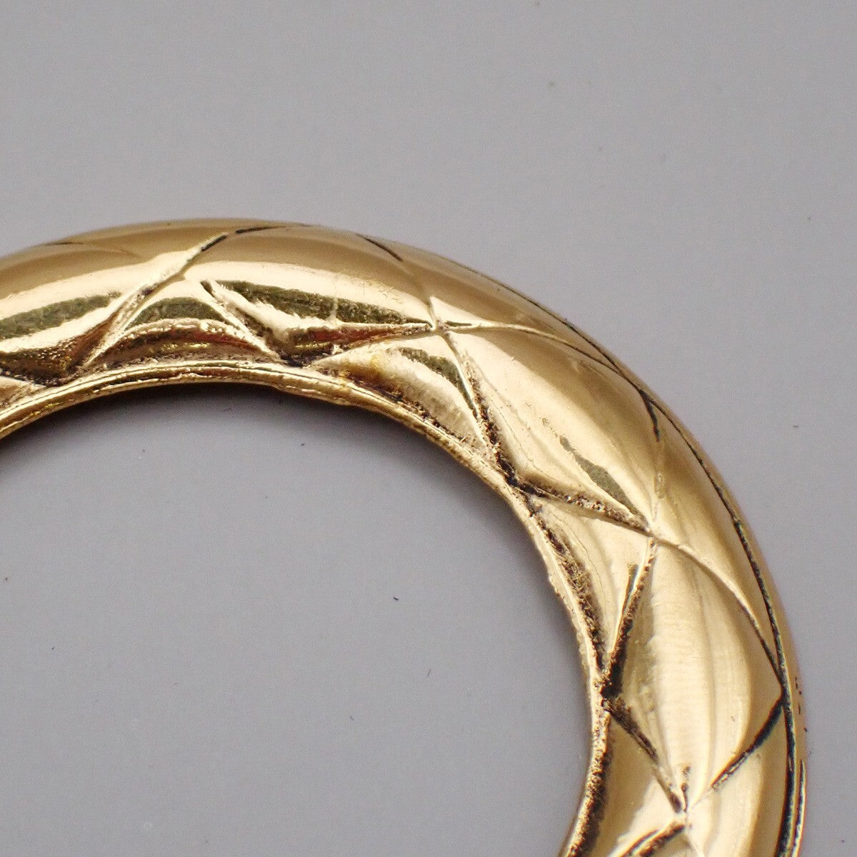 Chanel Vintage CC Round Drop Clip-On Earrings Metal, Gold, Gold Plated, Earrings