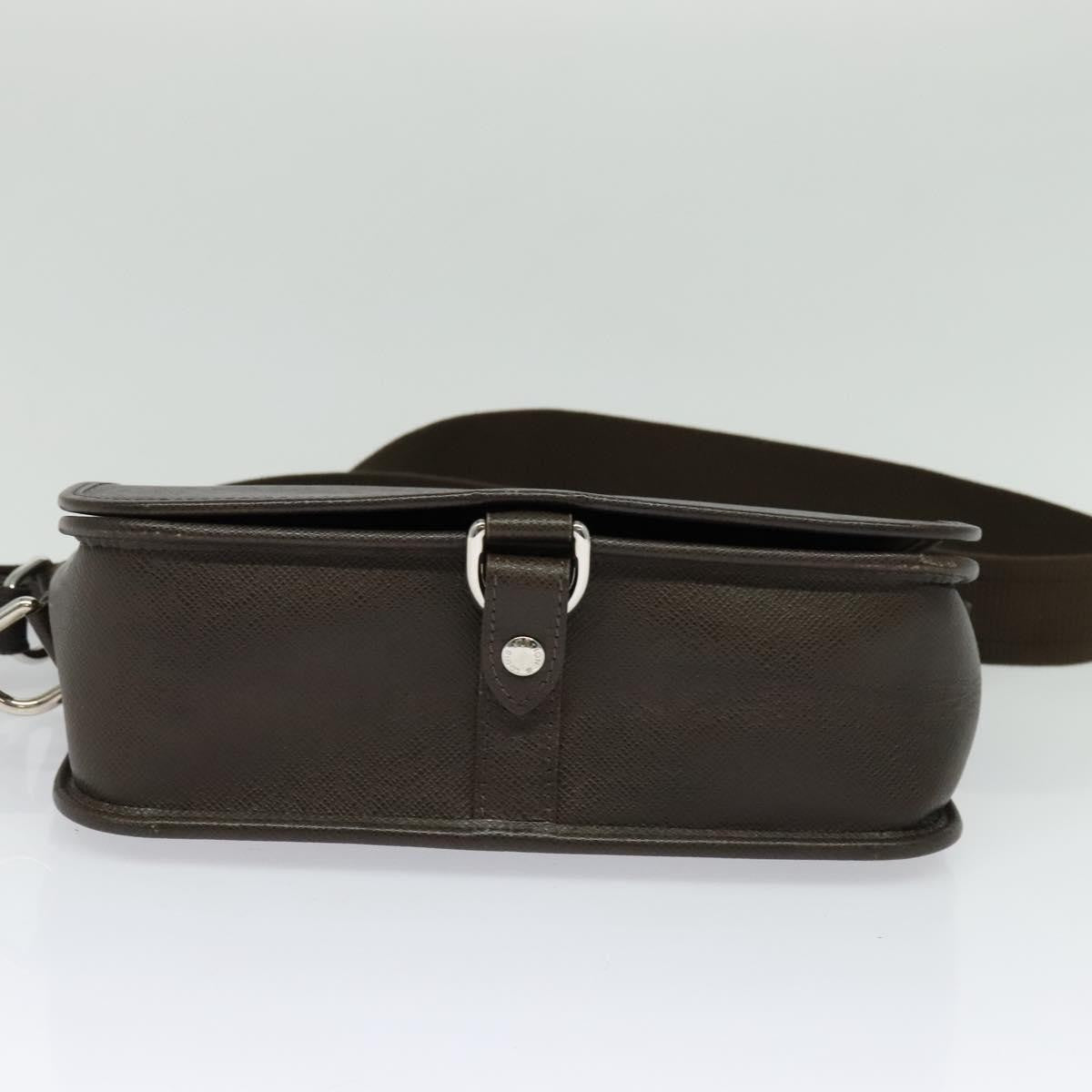 Louis Vuitton Andrei Messenger Bag Taiga Leather, BROWN, LEATHER, Shoulder bag