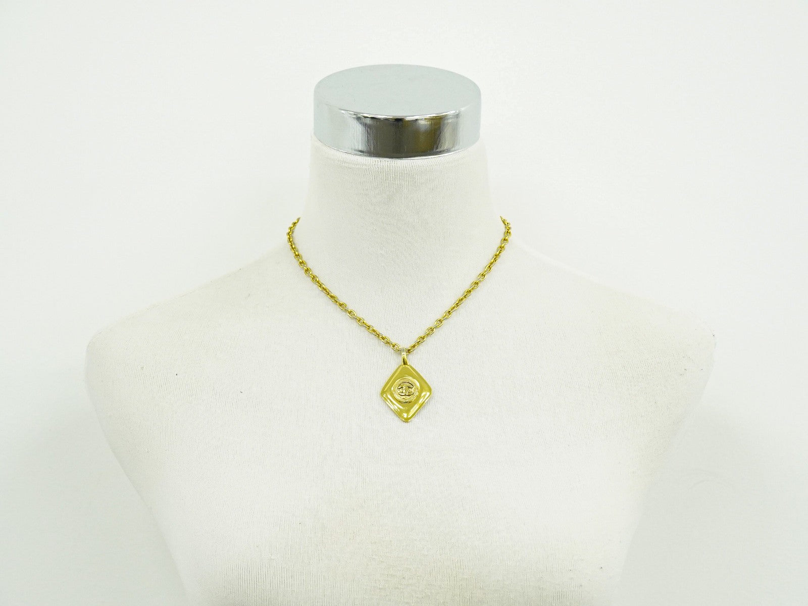 Chanel Vintage CC Pendent Necklace Plated Metal, GOLD, GOLD_PLATED, Necklace