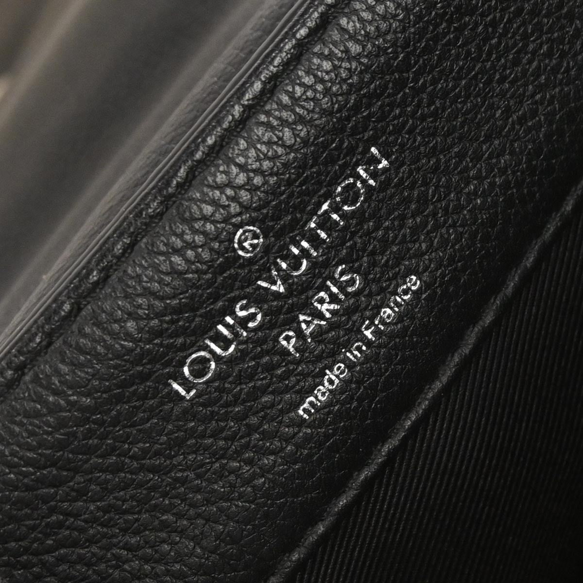 Louis Vuitton Lockme II Handbag Leather, BLACK, LEATHER, Handbag