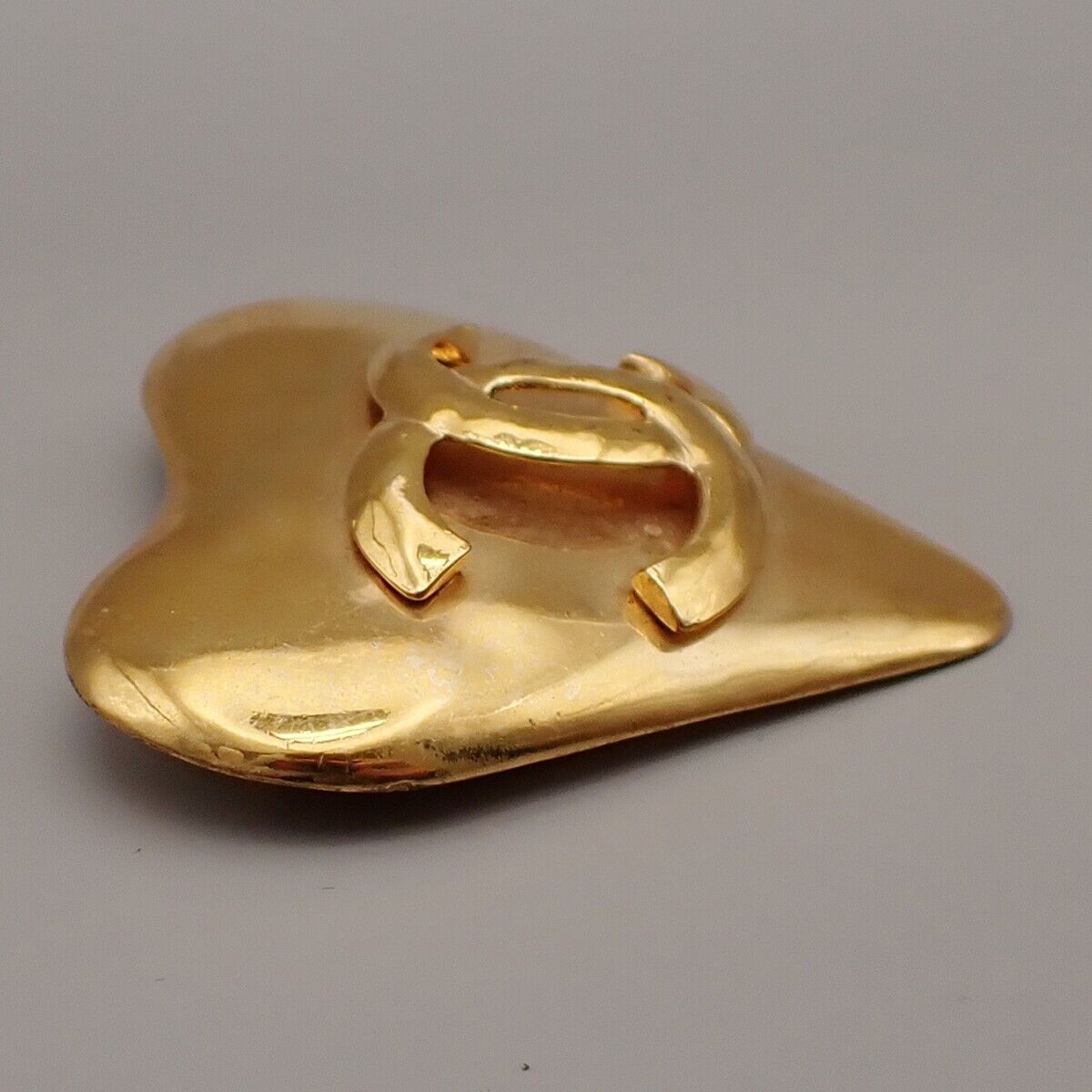 Chanel Vintage CC Heart Brooch Metal, GOLD, GOLD_PLATED, Brooch