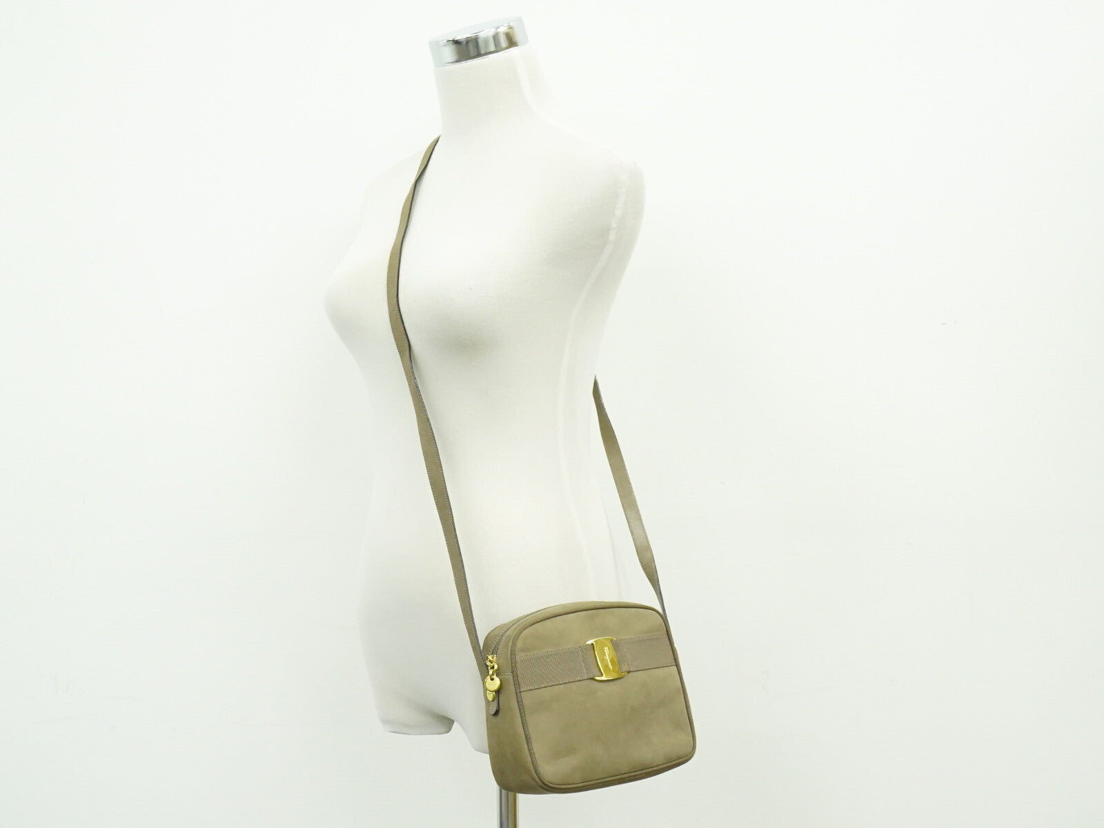 Salvatore Ferragamo Vara Bow camera Shoulder Bag Suede, BEIGE, SUEDE, Shoulder bag