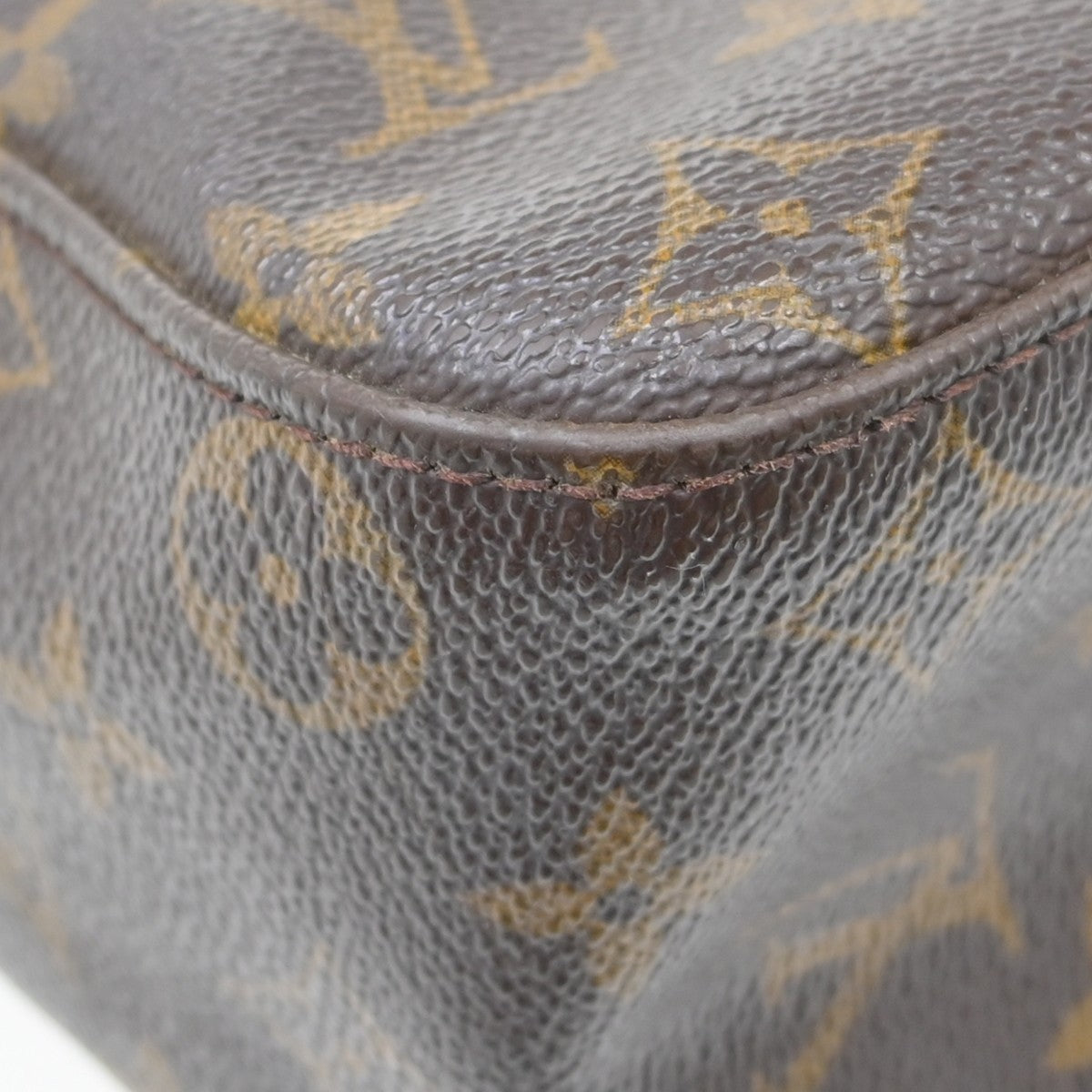 Louis Vuitton Monogram Looping Handbag Monogram Canvas, Brown, Canvas, Shoulder Bag