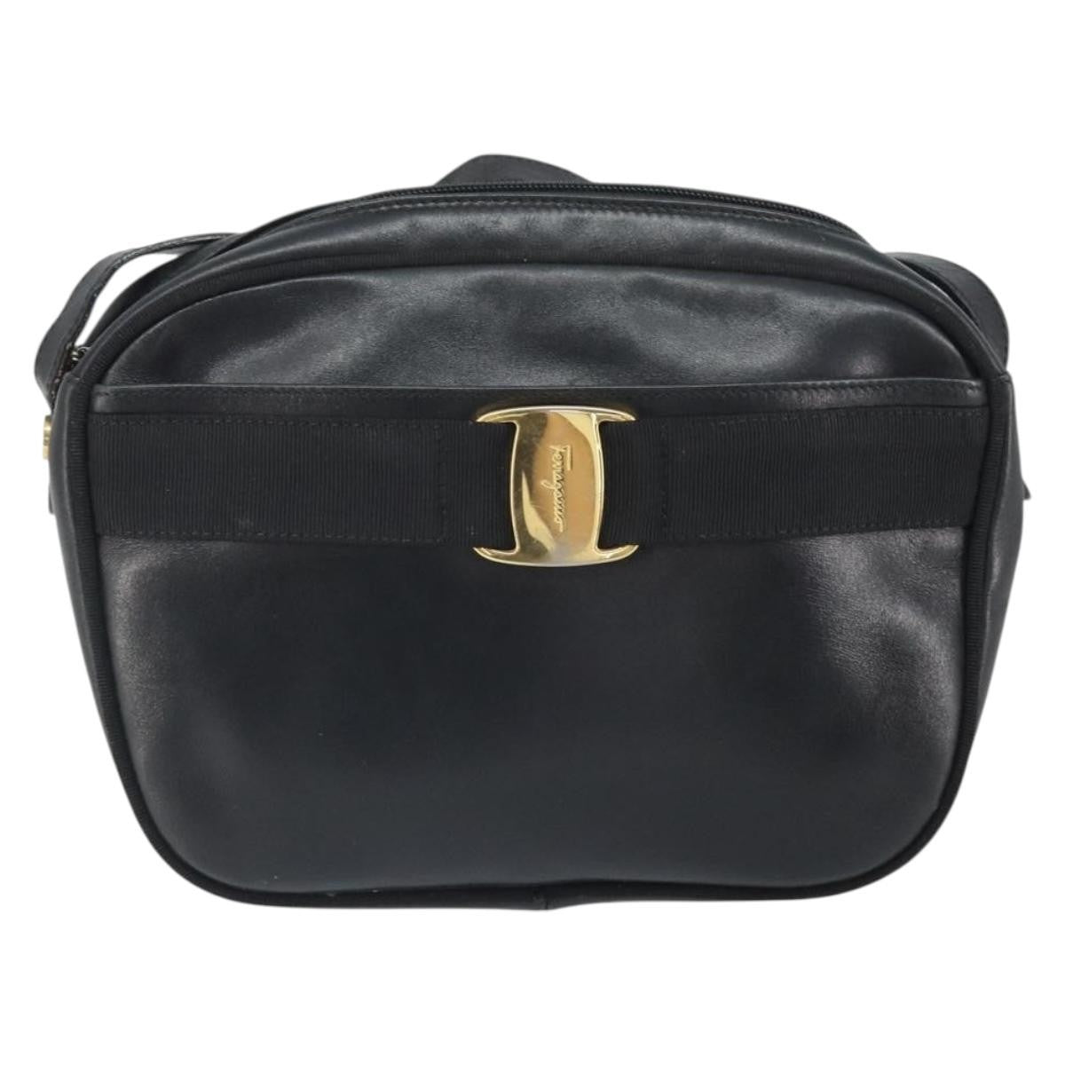 Salvatore Ferragamo Vara Bow camera Shoulder Bag Leather, BLACK, LEATHER, Shoulder bag