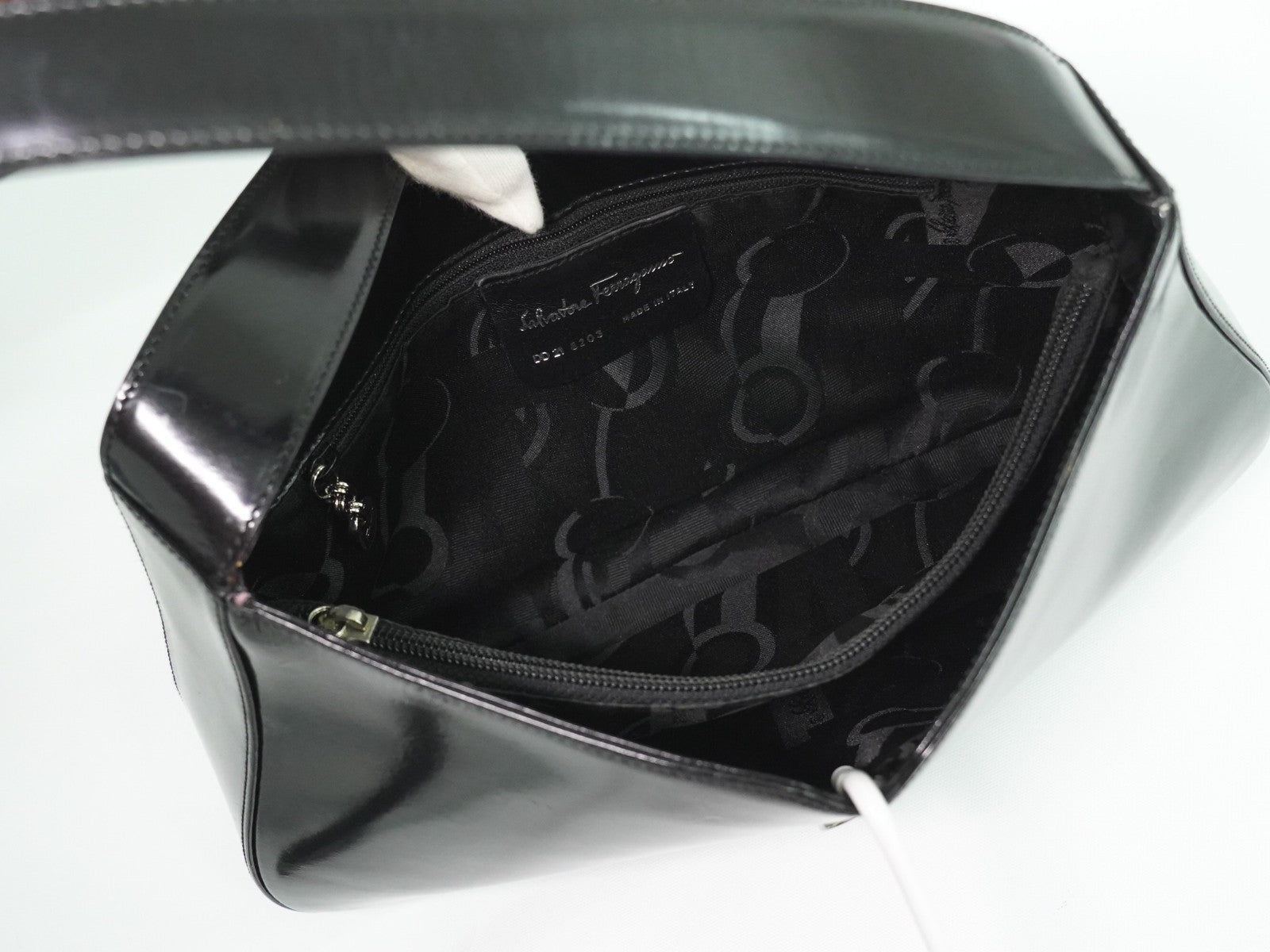 Salvatore Ferragamo Gancini Shoulder Bag Leather, BLACK, PATENT_LEATHER, Shoulder bag