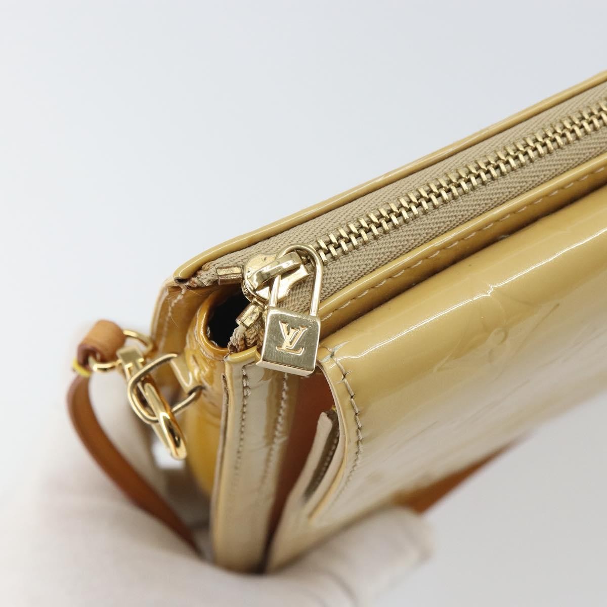 Louis Vuitton Mott Handbag Monogram Vernis, Beige, Patent Leather, Clutch