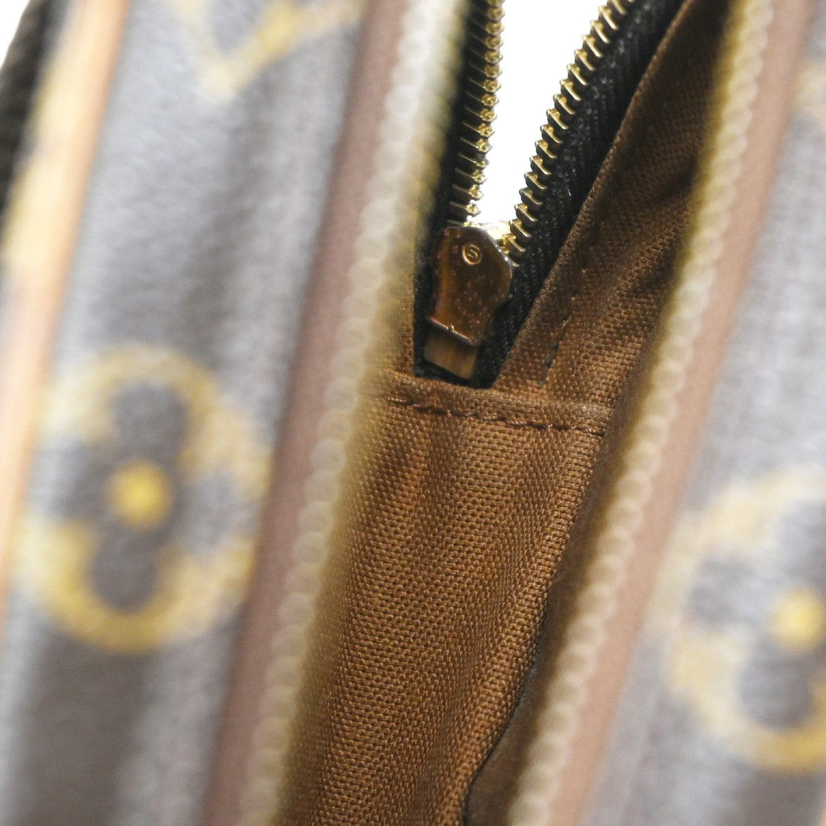 Louis Vuitton Pochette Gange Monogram Canvas, BROWN, CANVAS, Clutche & pouche