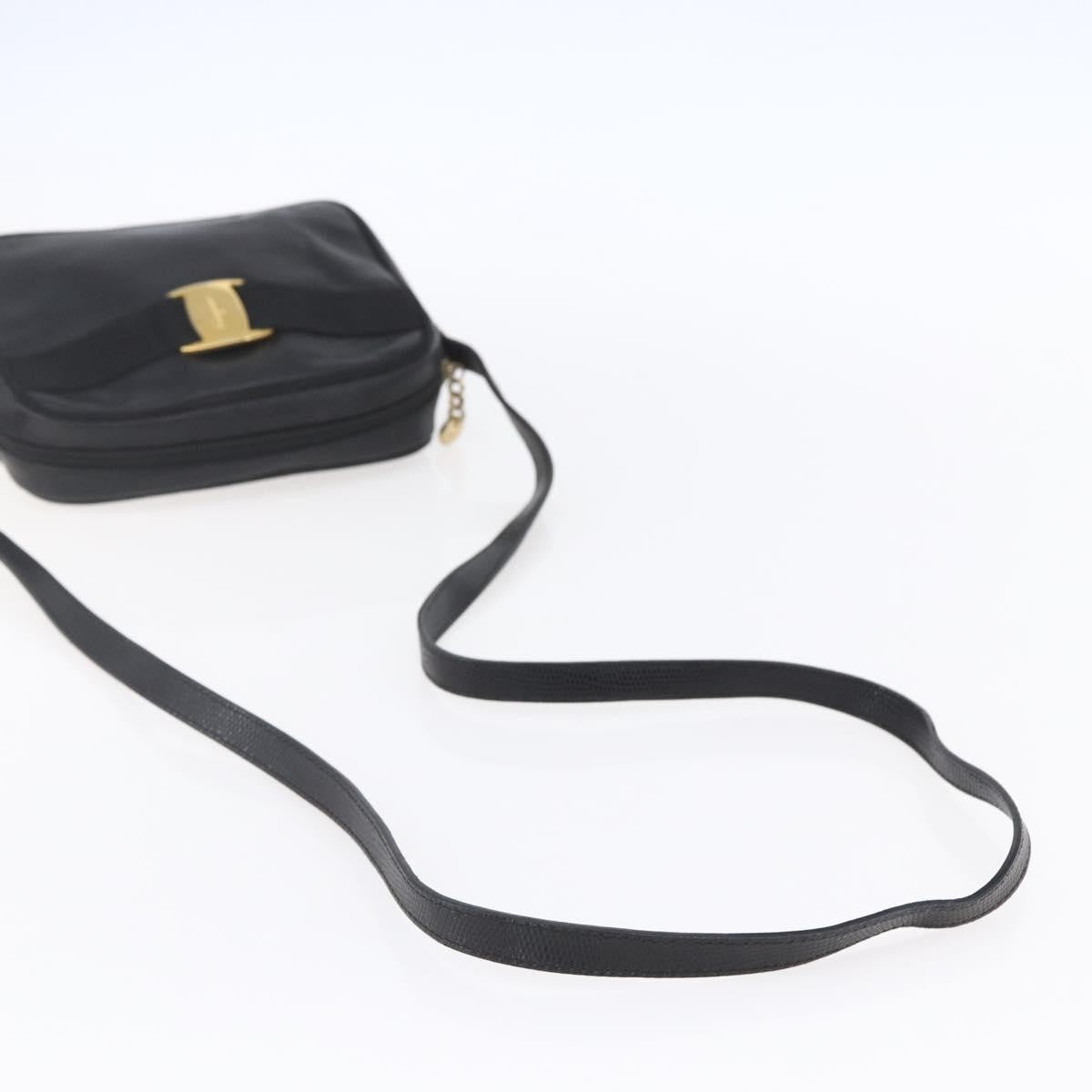 Salvatore Ferragamo Vara Bow camera Shoulder Bag Leather, BLACK, LEATHER, Shoulder bag